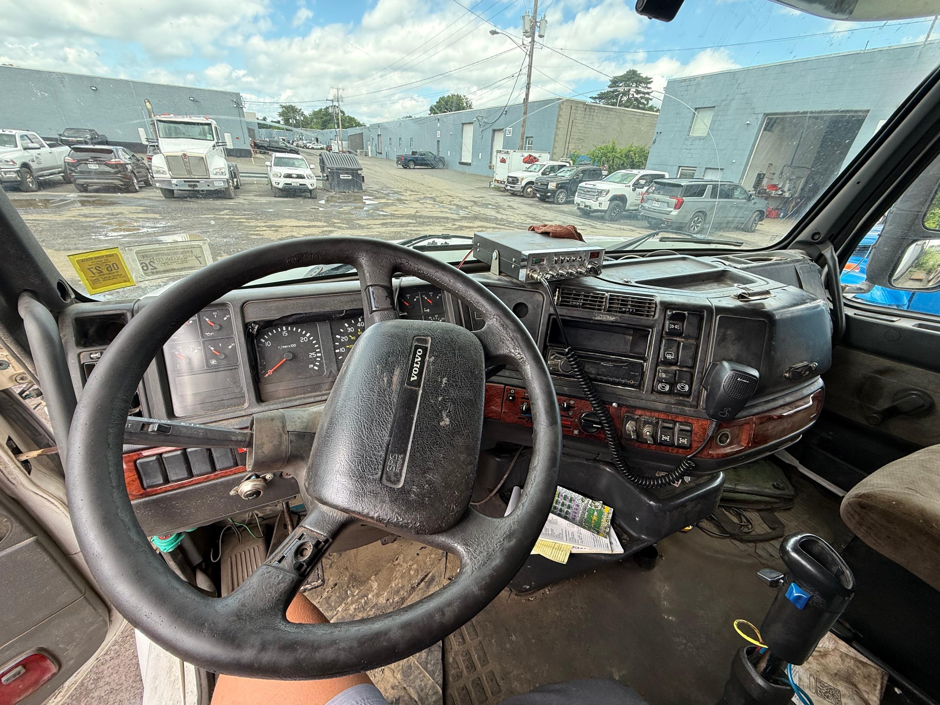2002 Volvo Dump Truck - image 8