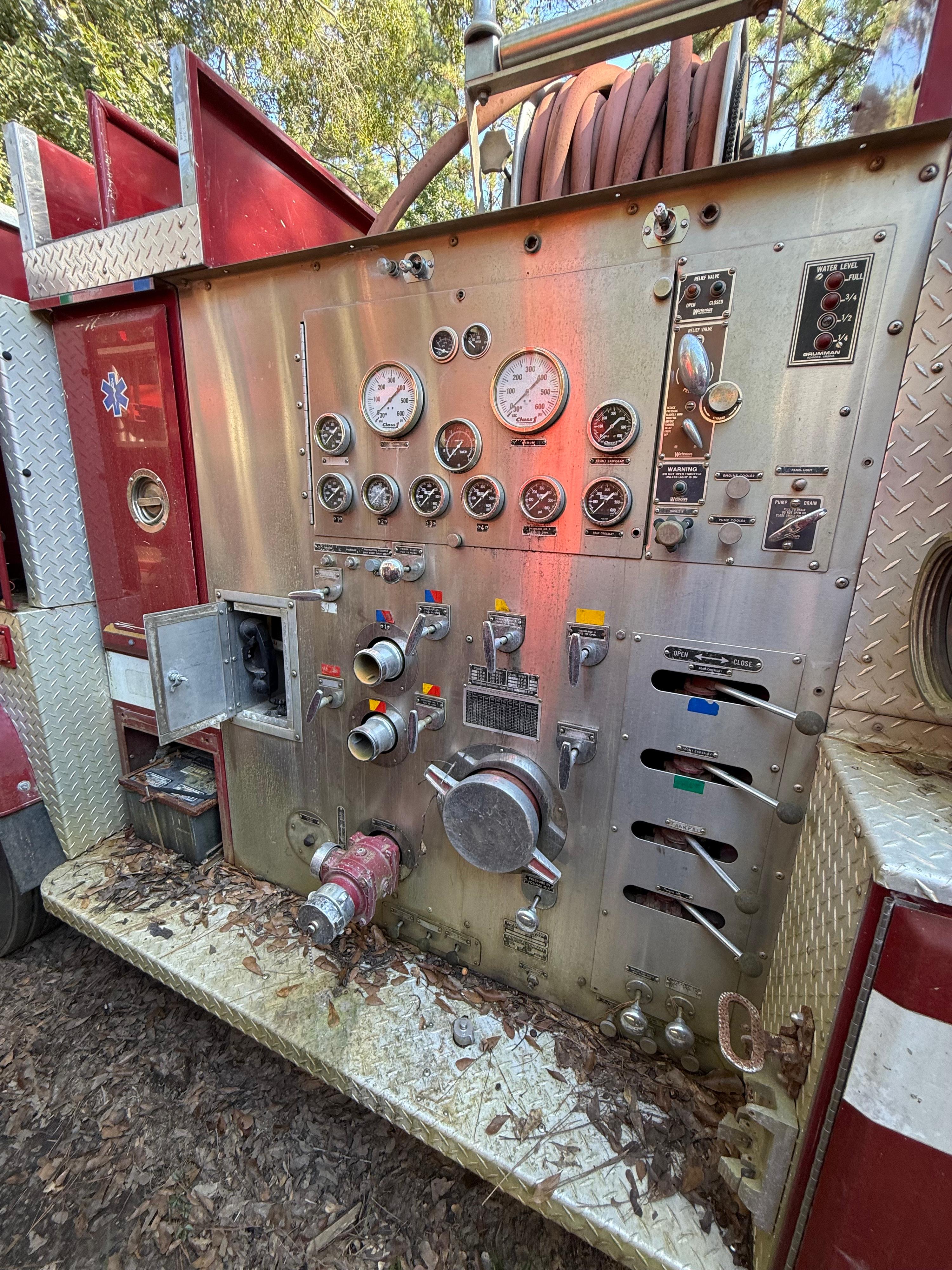 1986 Grumman Mack Pumper - image 6