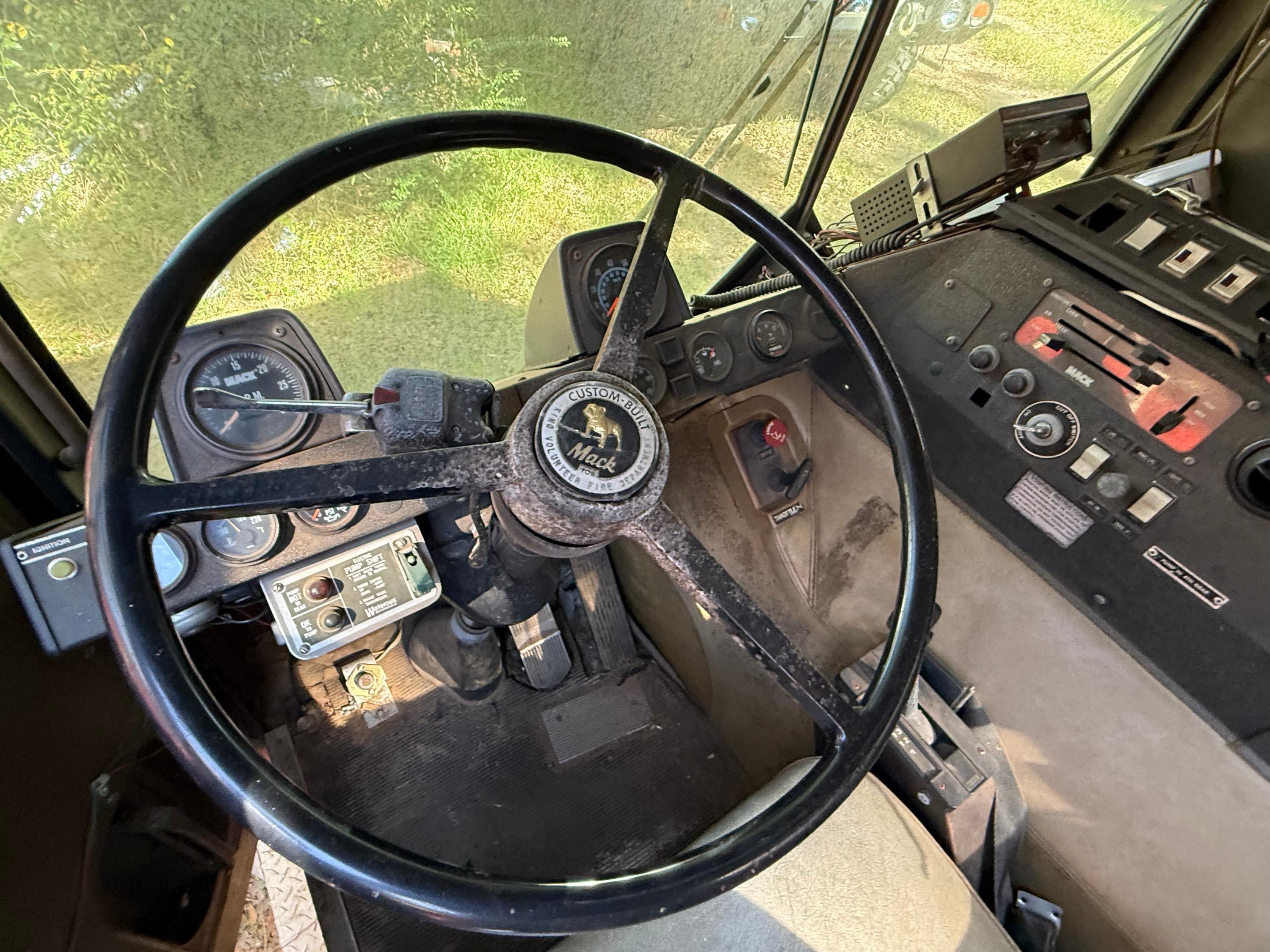 1986 Grumman Mack Pumper - image 11