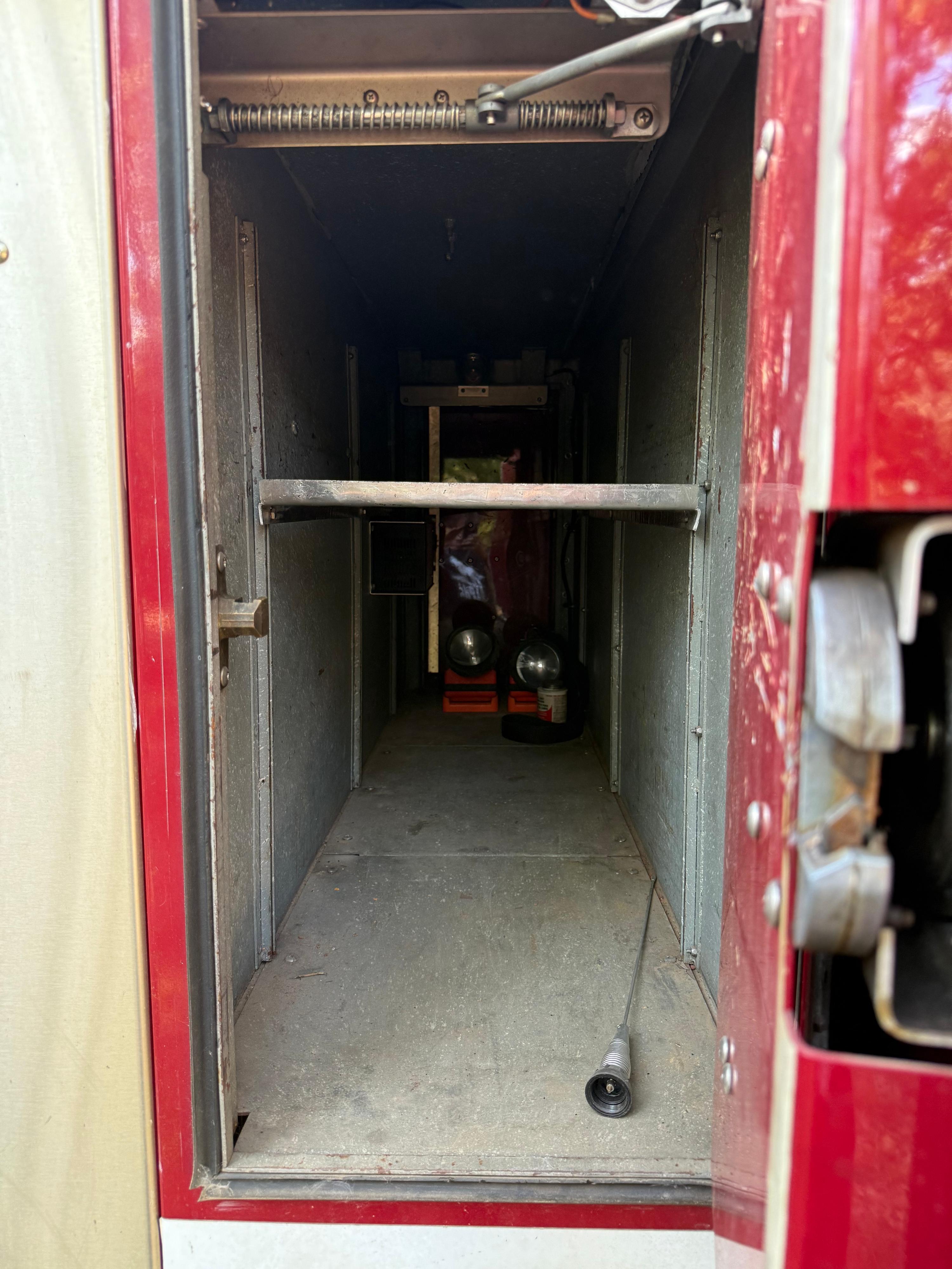 1986 Grumman Mack Pumper - image 5