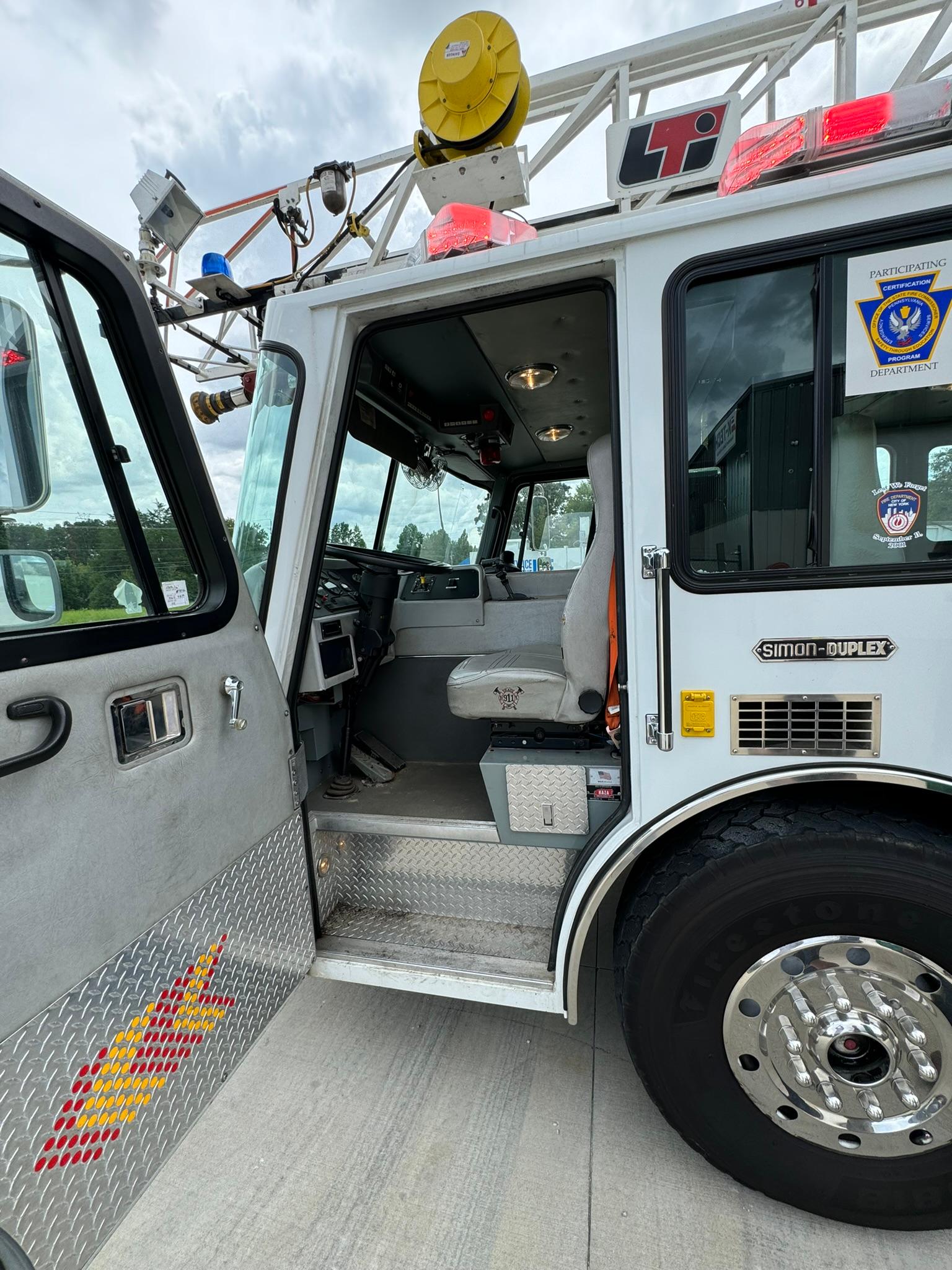 1994 Simon Duplex 75' Ladder - image 13