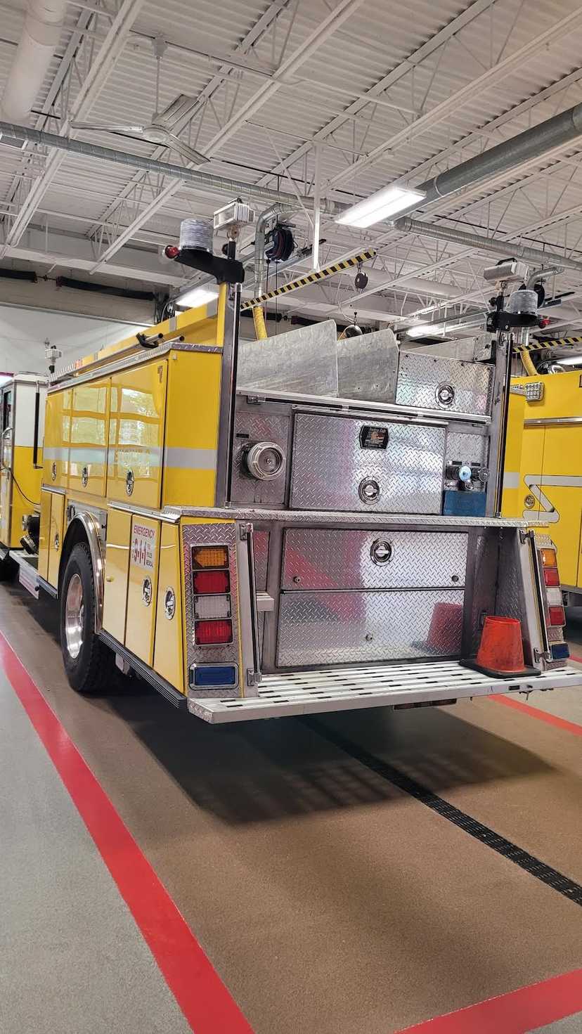 1990 E-One Pumper — photo 7