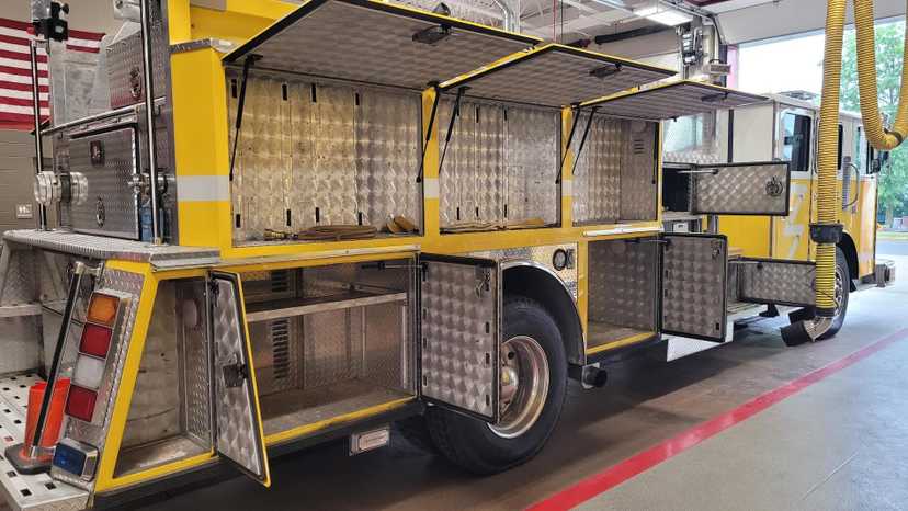 1990 E-One Pumper — photo 8