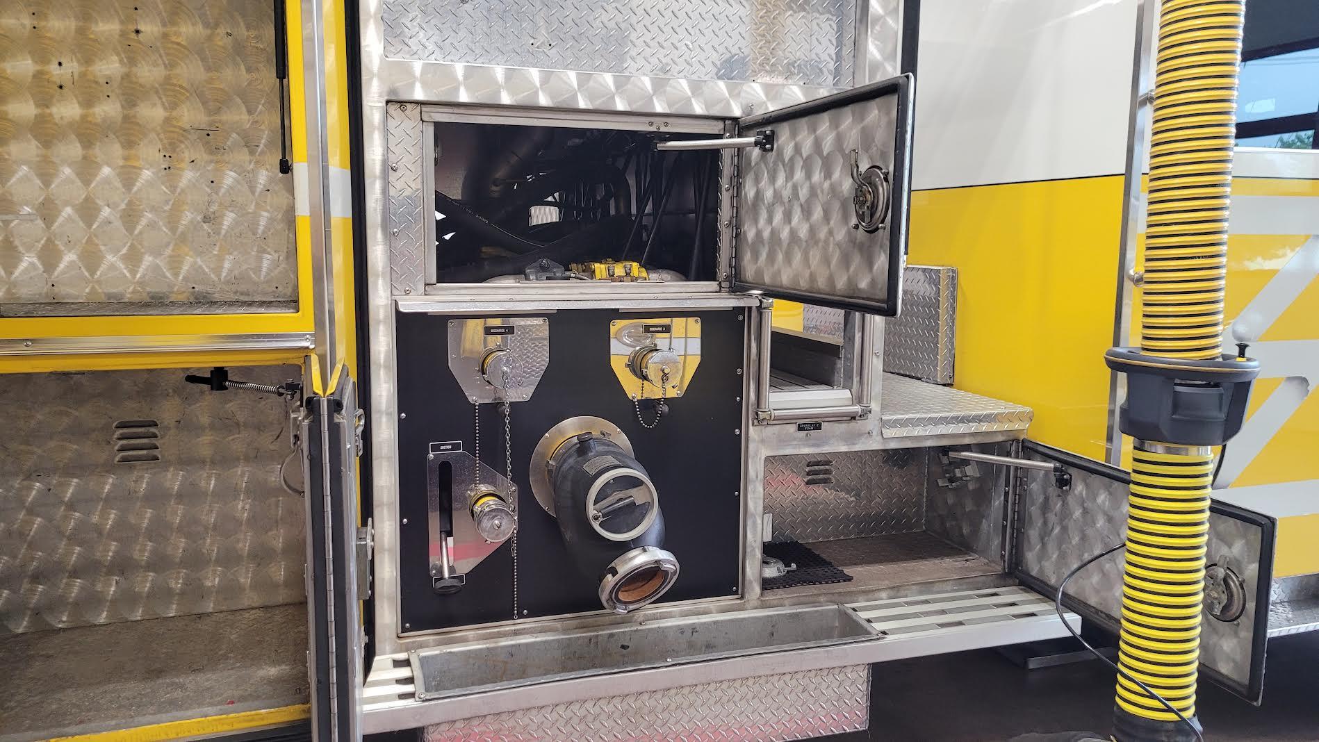 1990 E-One Pumper - image 16
