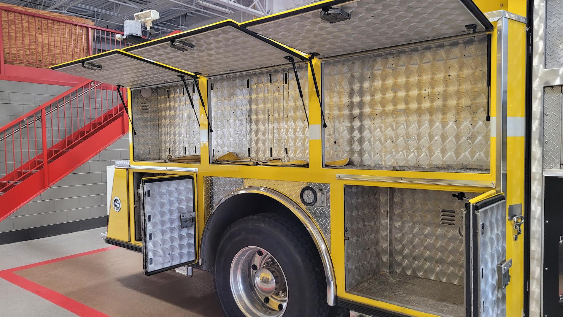 1990 E-One Pumper - image 20
