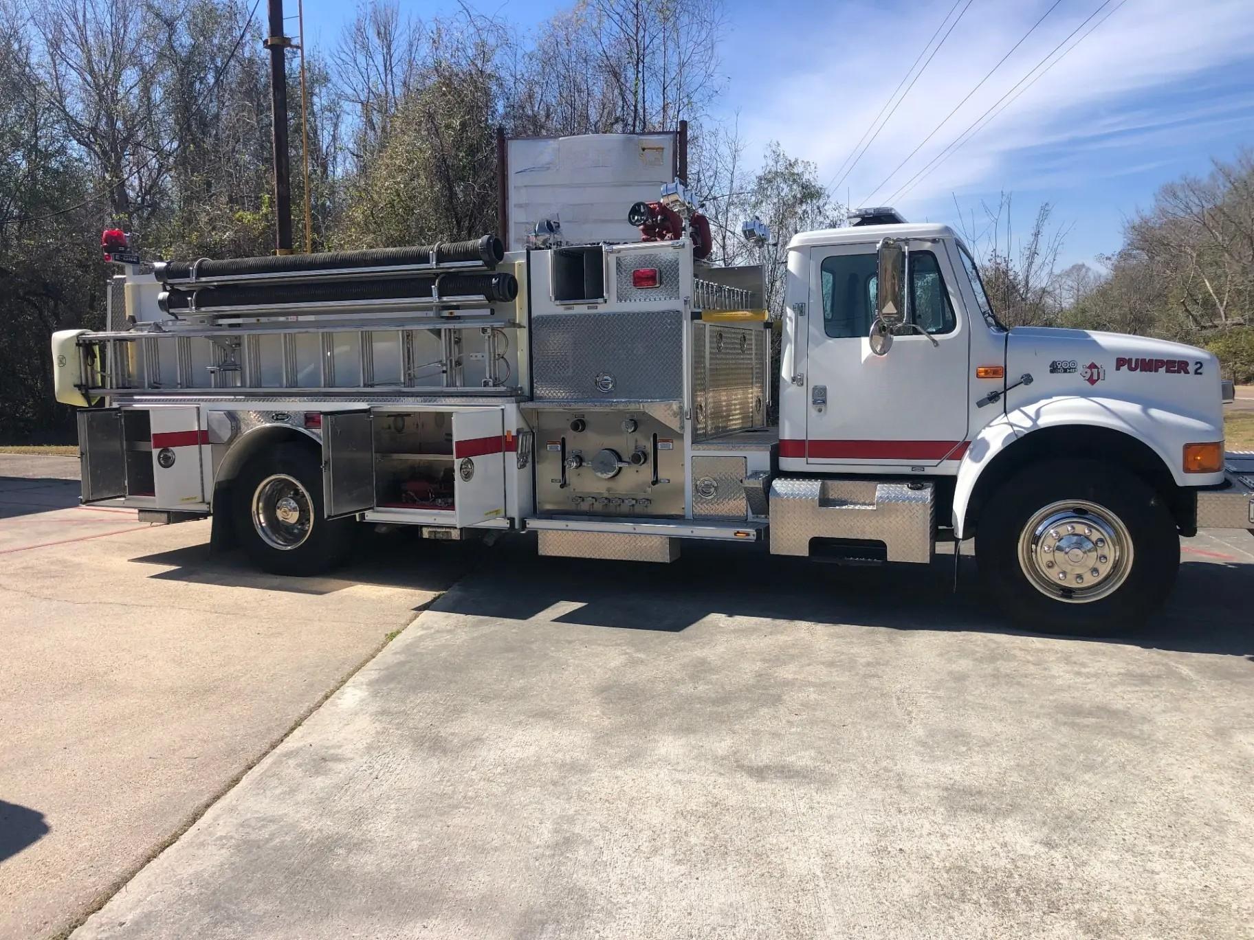 1998 E-One International Pumper - image 3