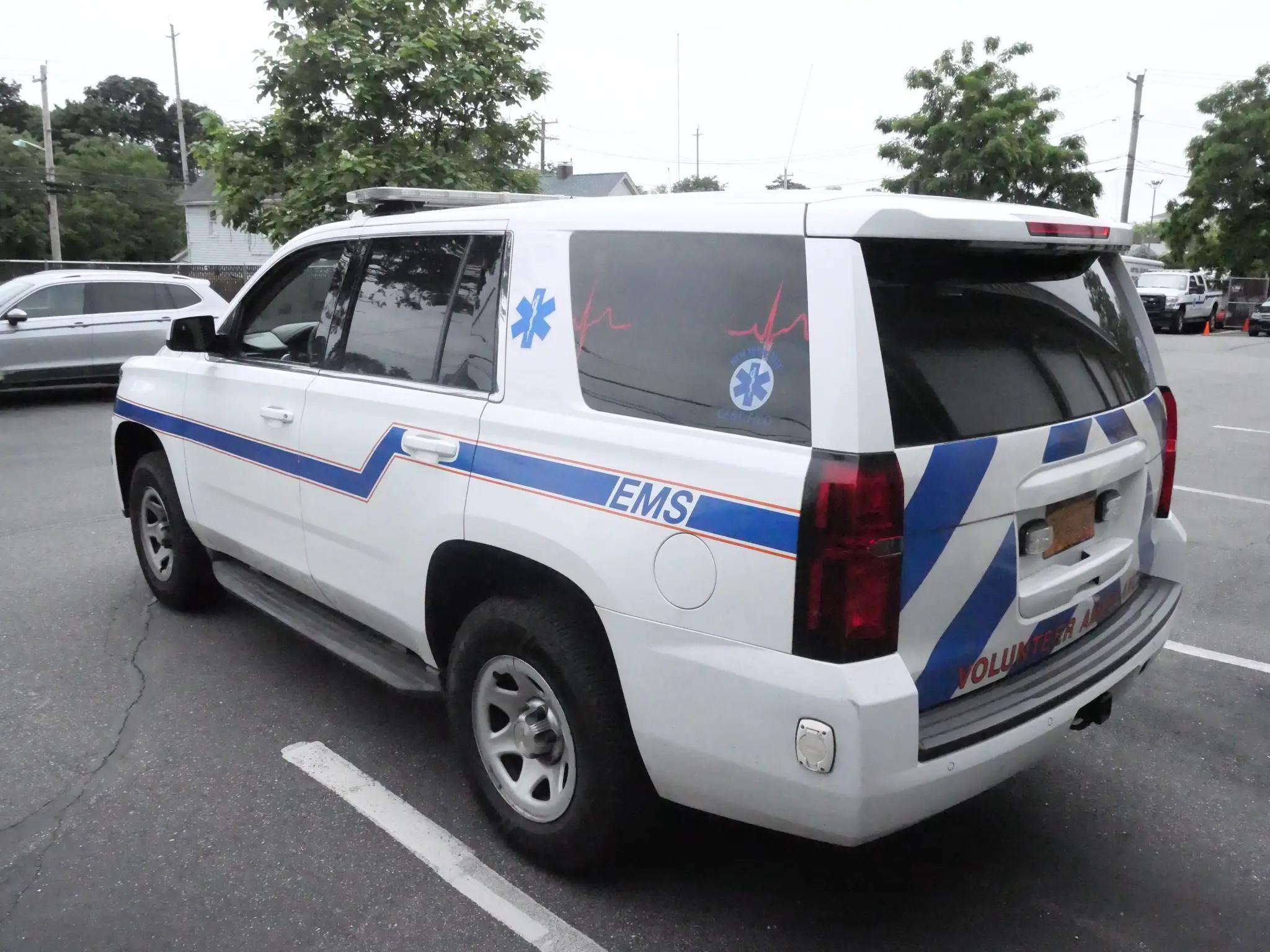 2015 Chevrolet Tahoe 4x4 - image 3