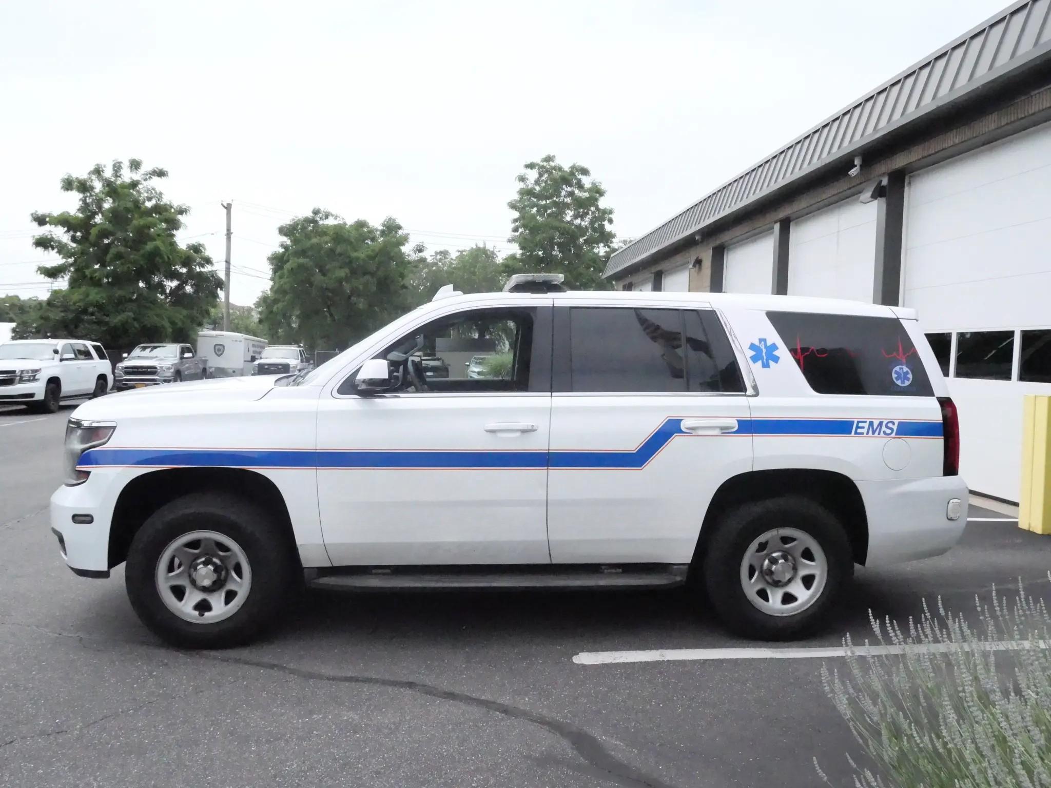 2015 Chevrolet Tahoe 4x4 - image 2