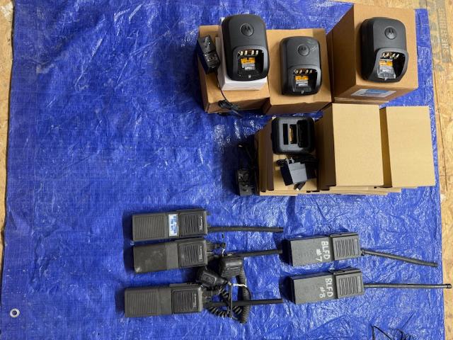 Used Radios - image 4