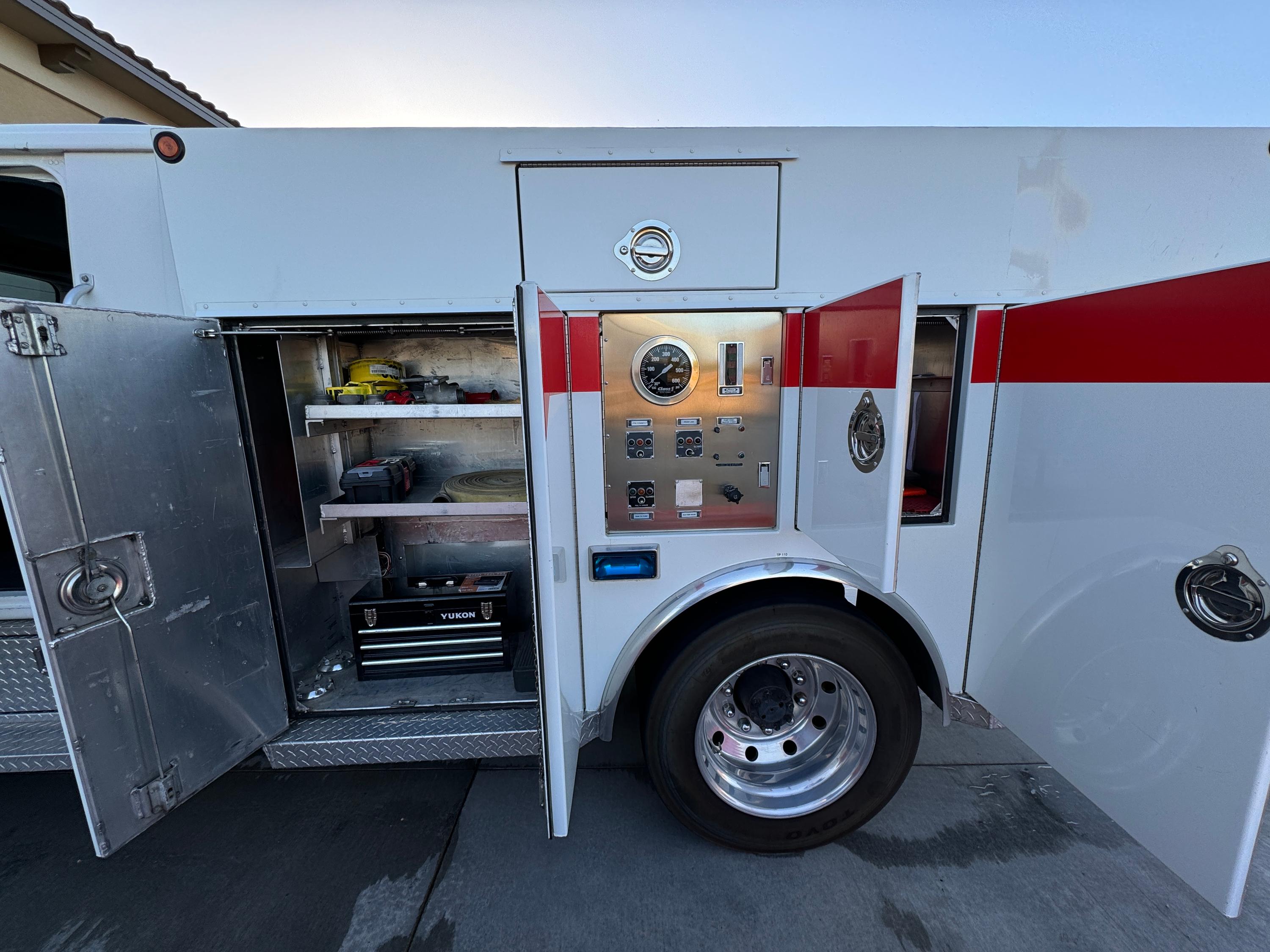 1996 International Navistar 4700 4 x 2 - image 4