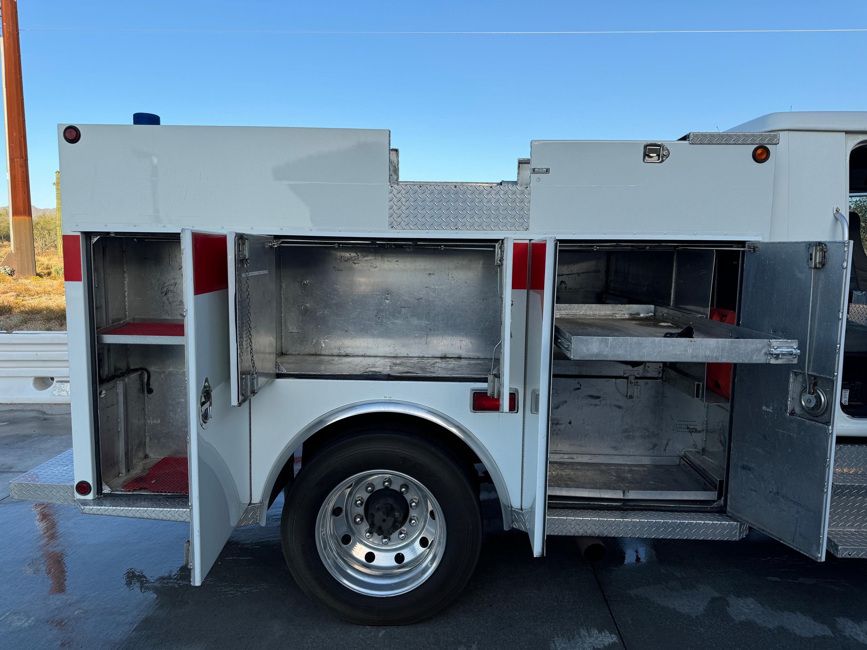 1996 International Navistar 4700 4 x 2 - image 13
