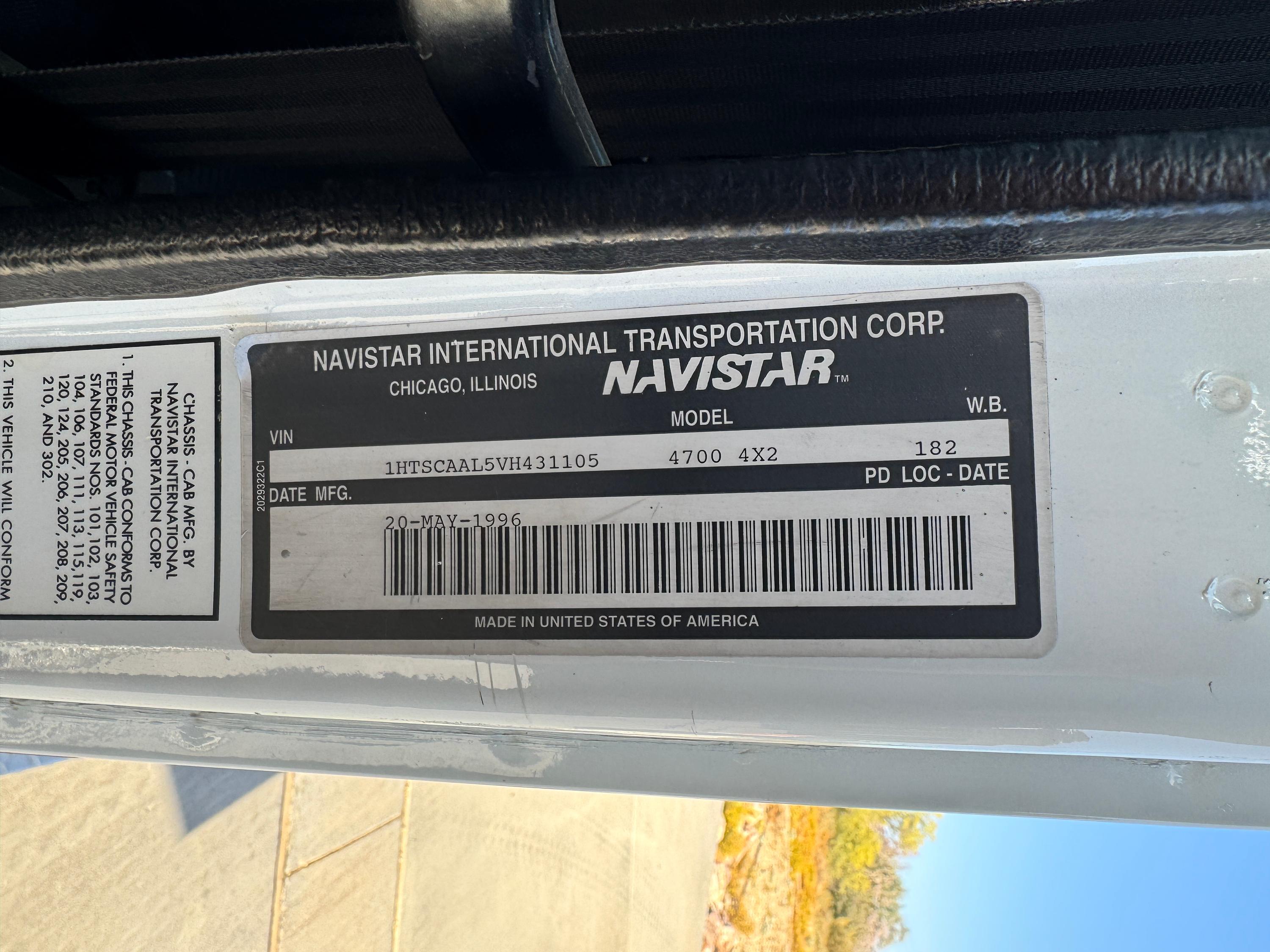 1996 International Navistar 4700 4 x 2 - image 17