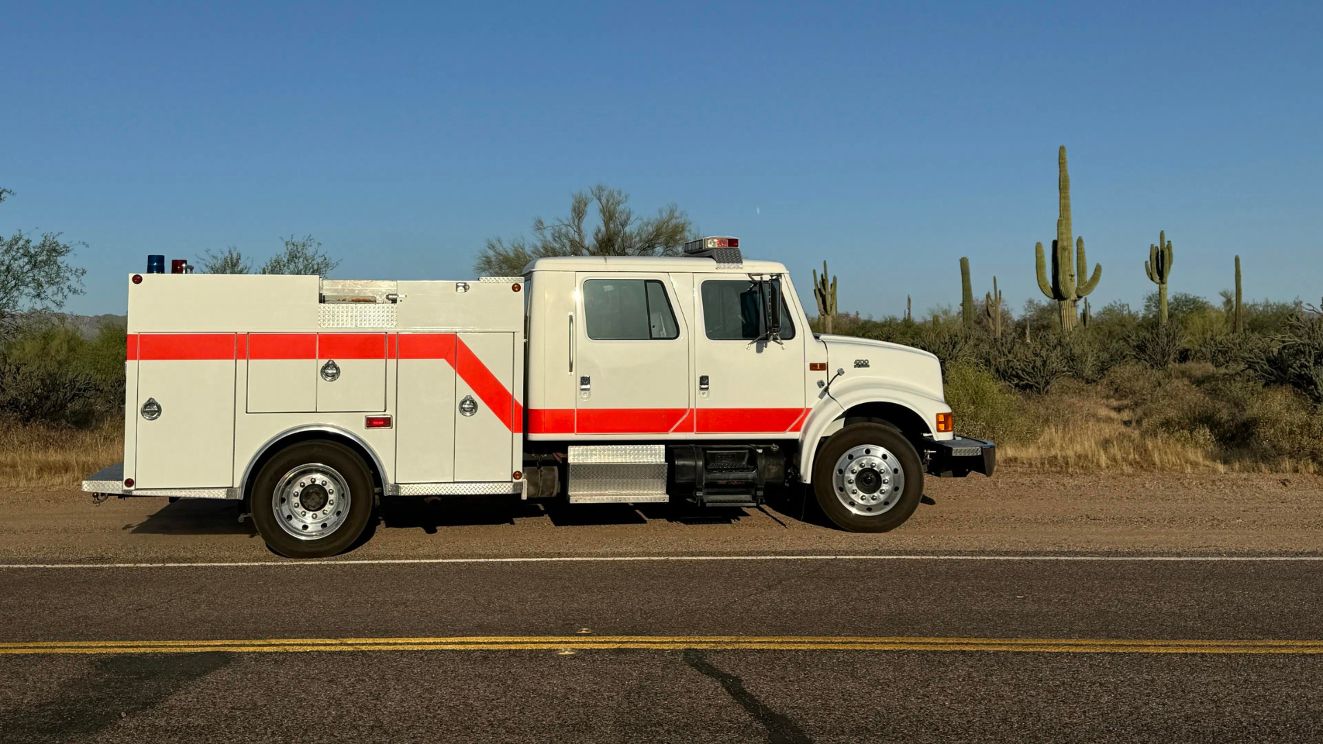 1996 International Navistar 4700 4 x 2 - image 18