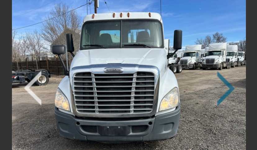 2016 Freightliner Cascadia with only 224,000 — photo 3