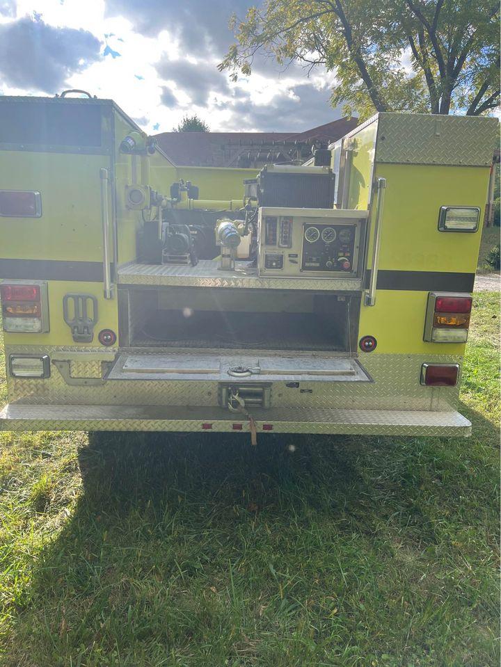2006 Ford F-550 Super Duty Super Cab & Chassis Brush Truck - image 10