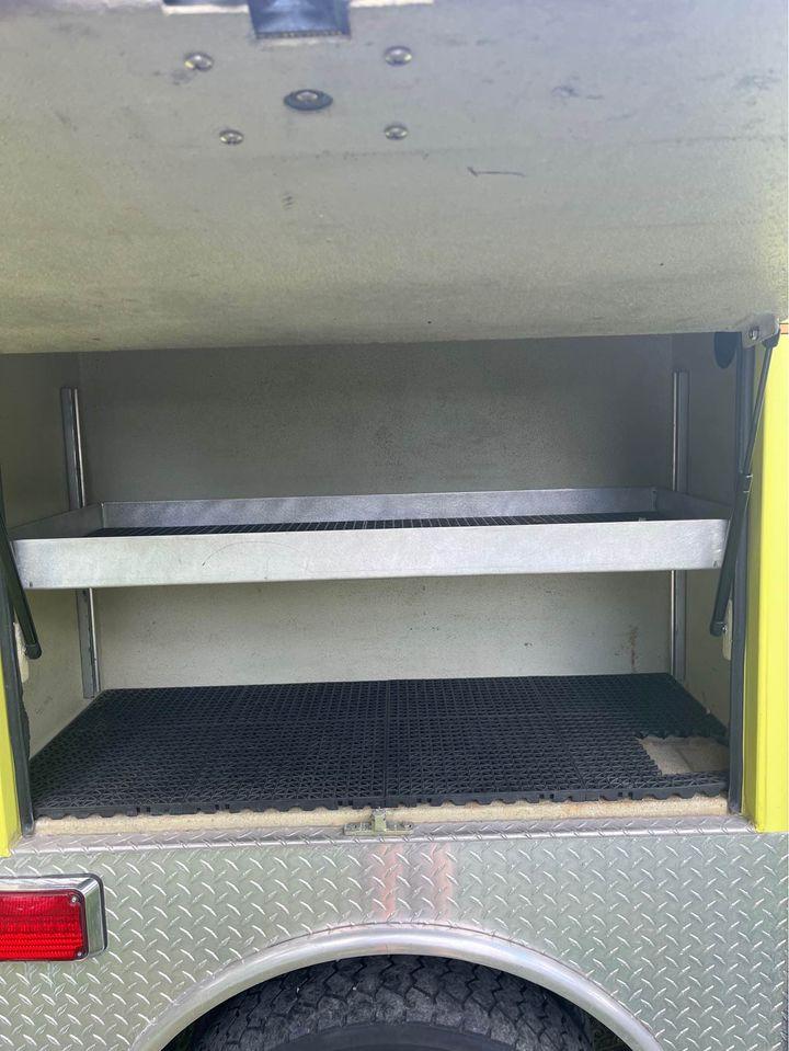 2006 Ford F-550 Super Duty Super Cab & Chassis Brush Truck - image 16