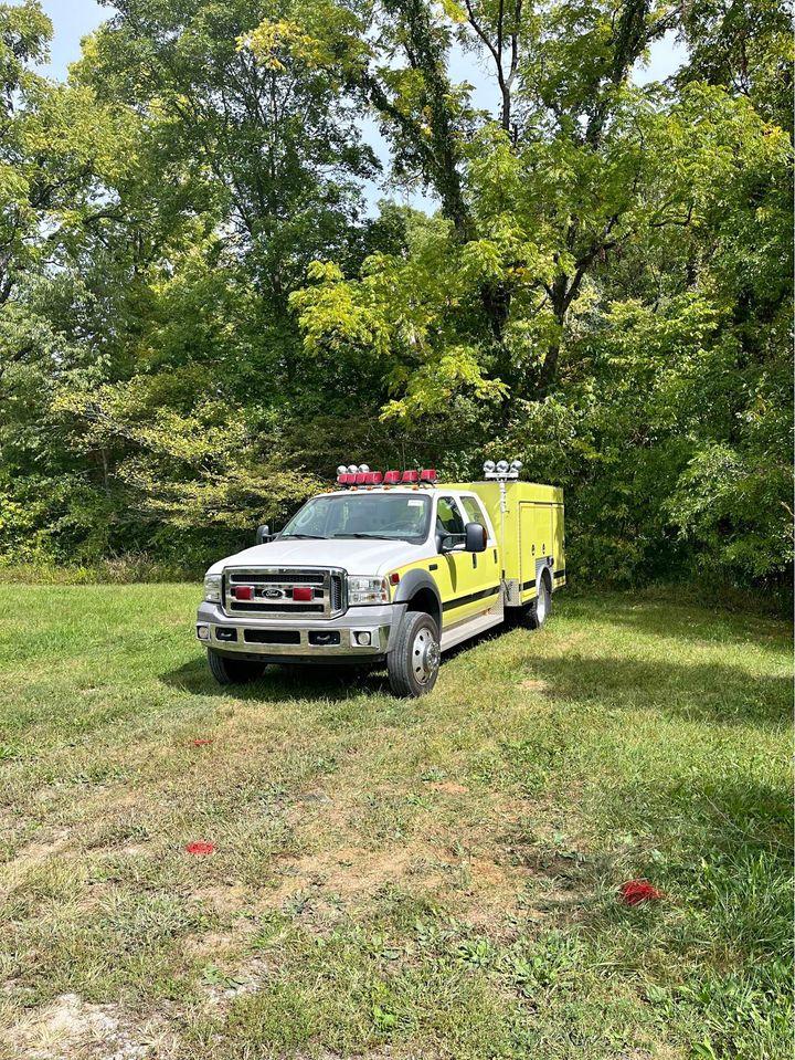 2006 Ford F-550 Super Duty Super Cab & Chassis Brush Truck - image 1