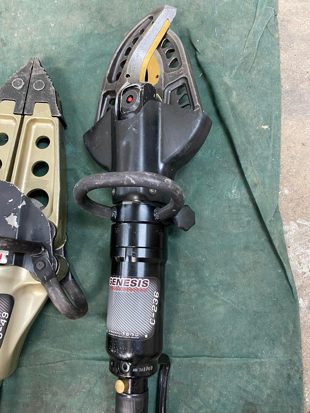 Genesis Rescue Tools (cutter, spreader, and more) - image 1