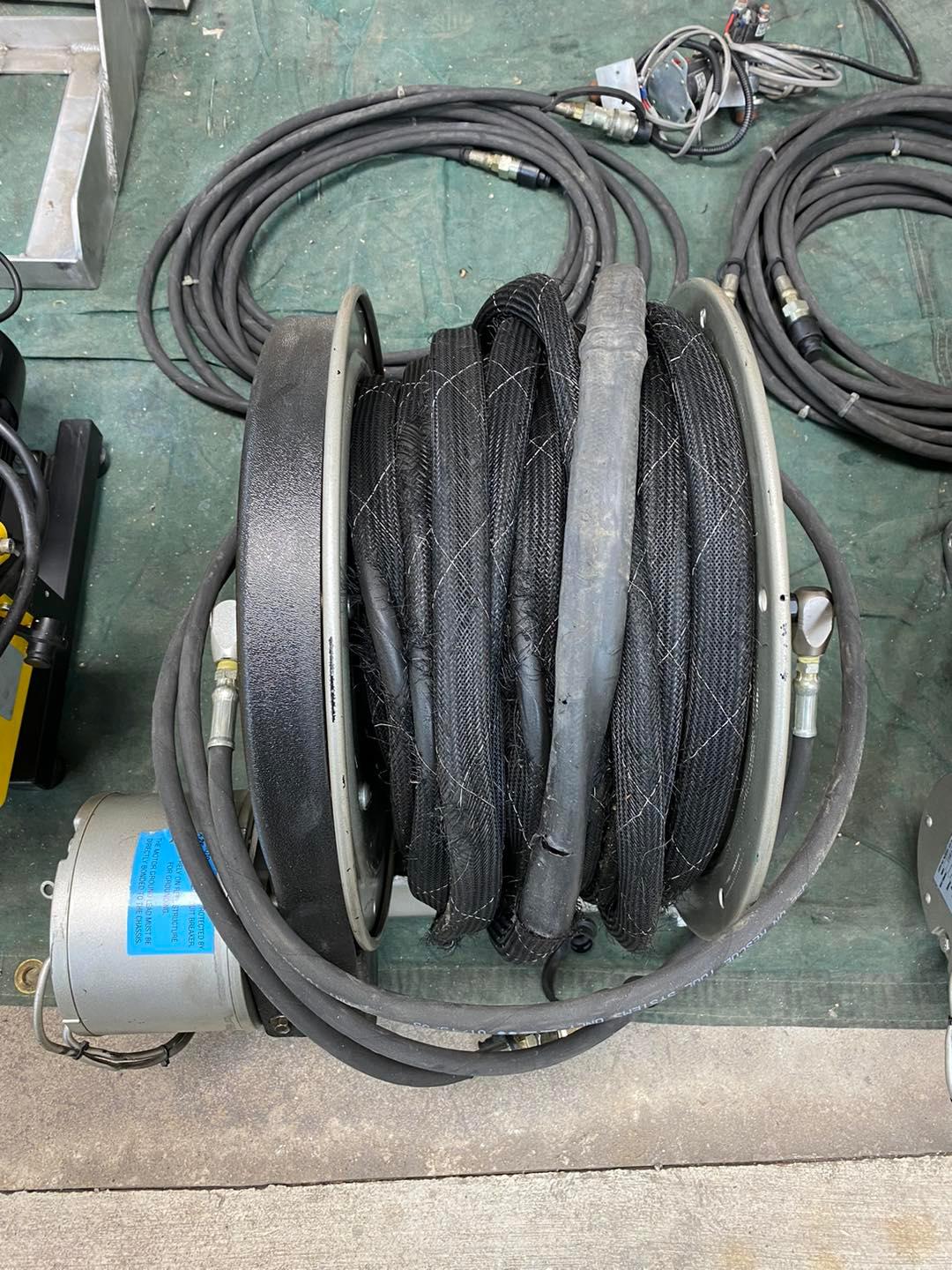 Genesis Rescue Tools (cutter, spreader, and more) - image 5