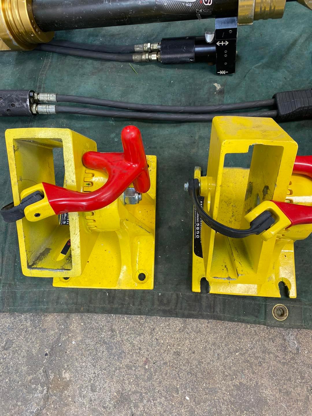 Genesis Rescue Tools (cutter, spreader, and more) - image 6