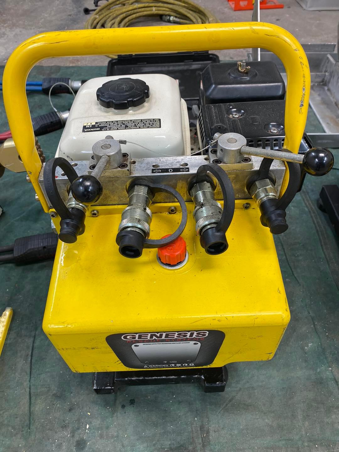 Genesis Rescue Tools (cutter, spreader, and more) - image 12
