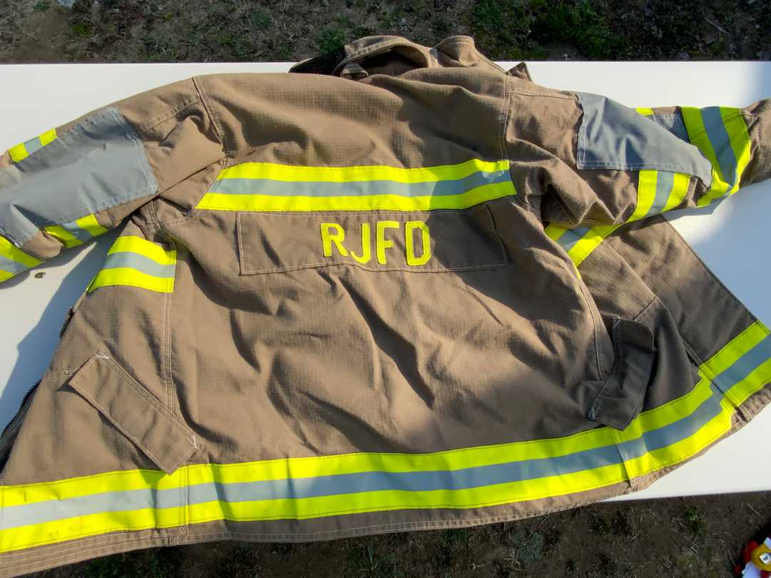 Used Turnout Coat (Size 40-30-31)