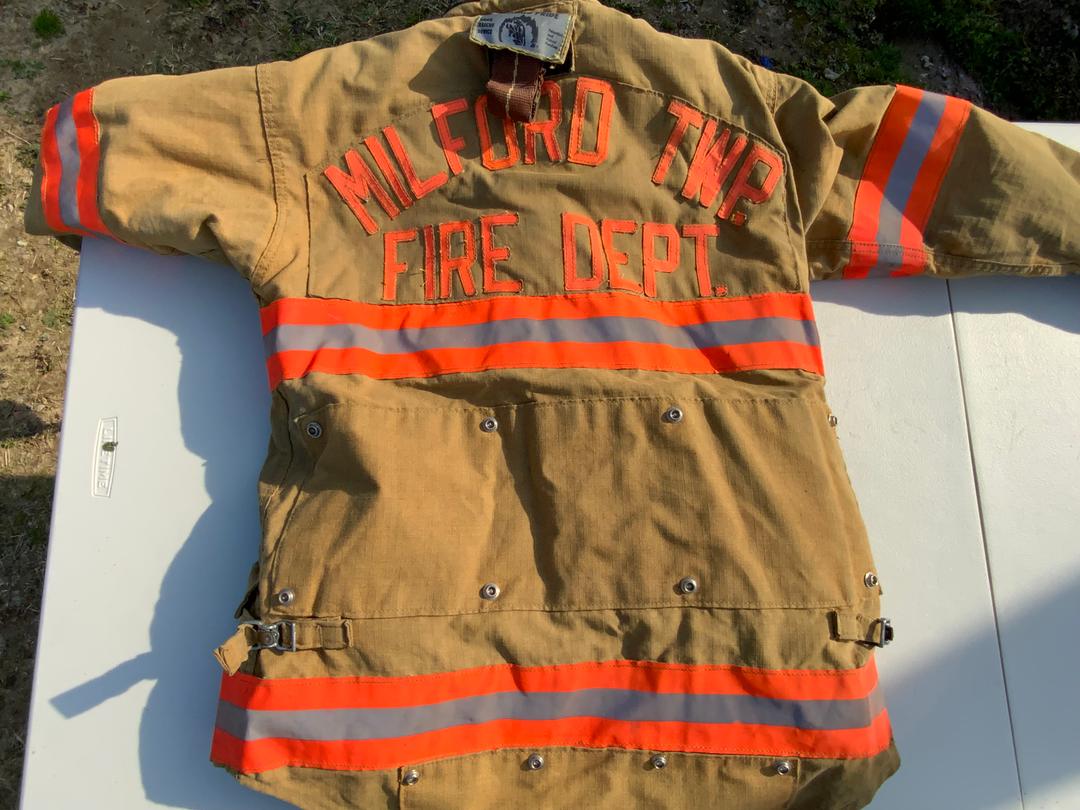 Used Morning Pride Turnout Coat (Size: 36 chest, length 28/34, sleeve 33)