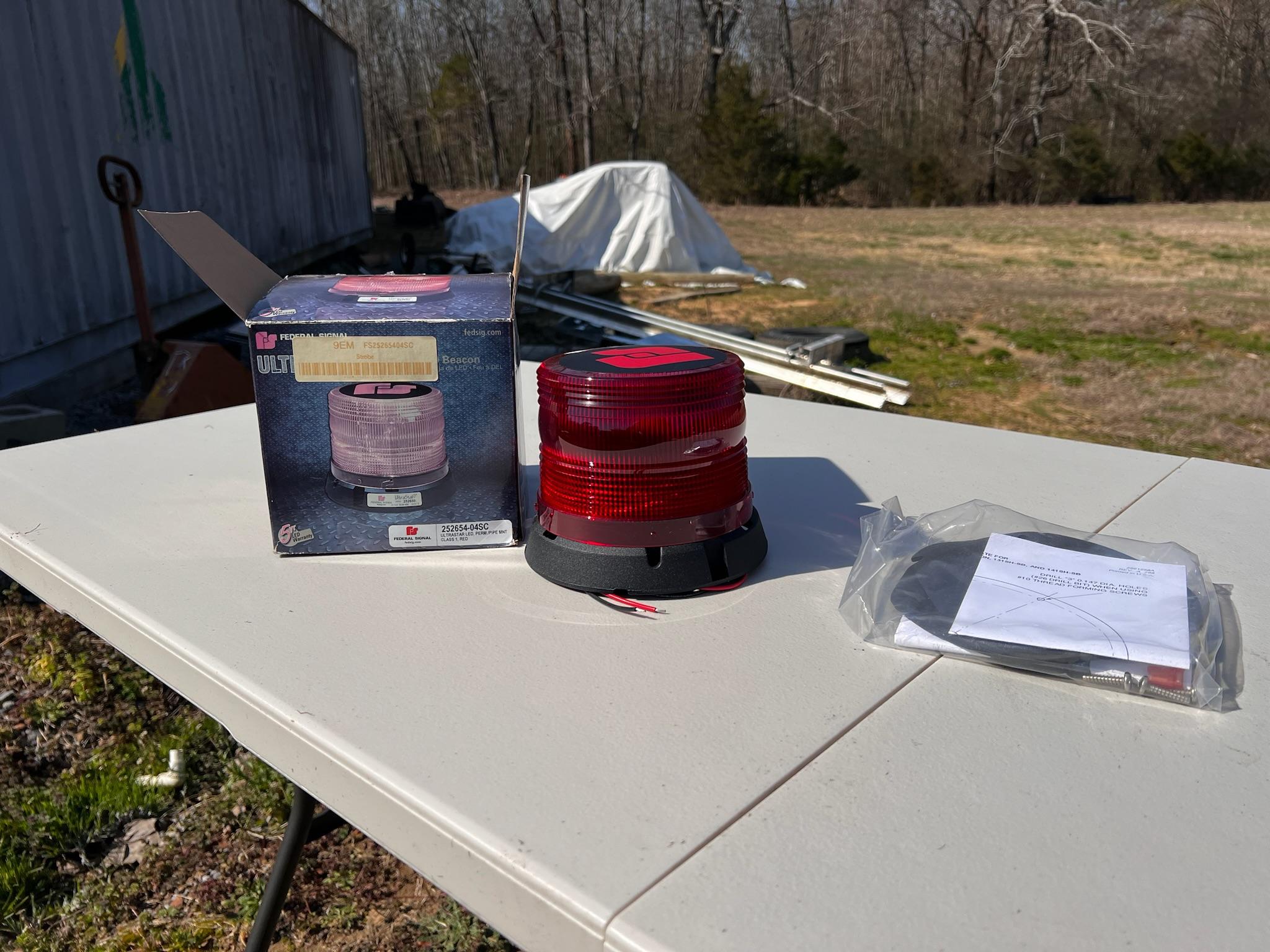 NEW Federal Signal Ultrastar LED Beacon - image 2