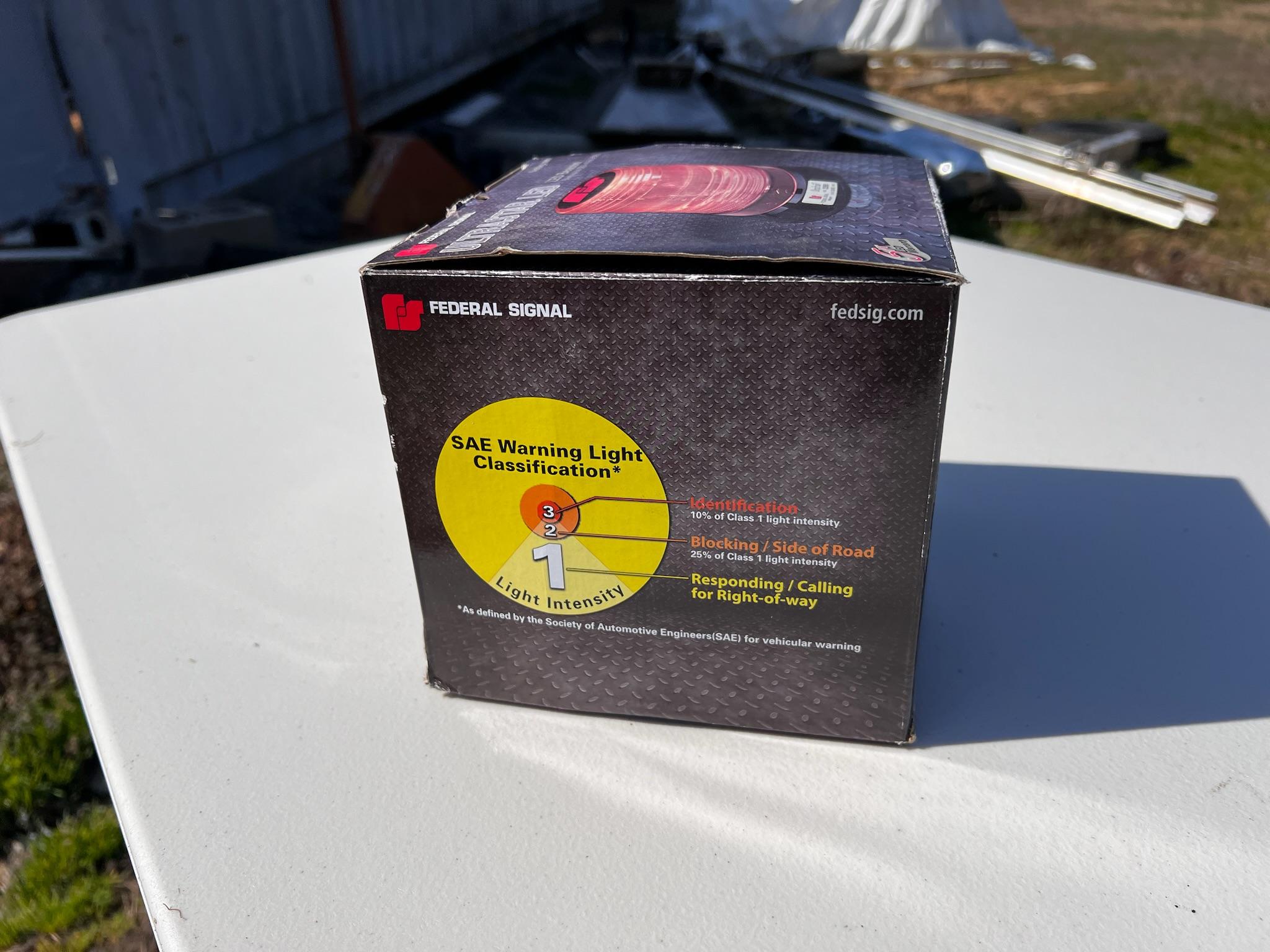 NEW Federal Signal Ultrastar LED Beacon - image 7