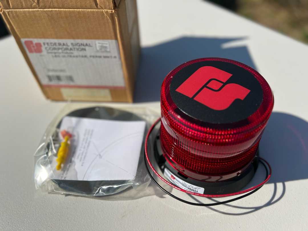 NEW Federal Signal Ultrastar LED Light (Model: 252654)