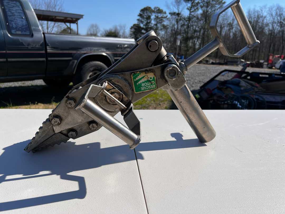 Rescue Gator Spreader Extrication Tool