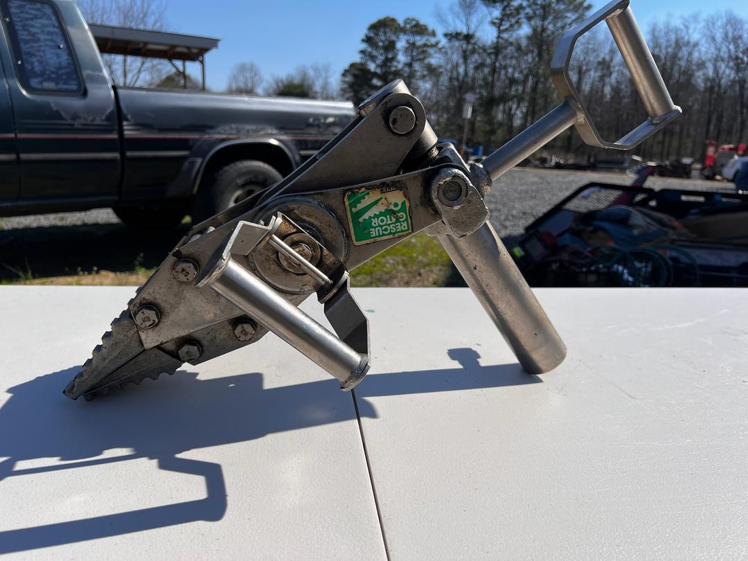 Rescue Gator Spreader Extrication Tool