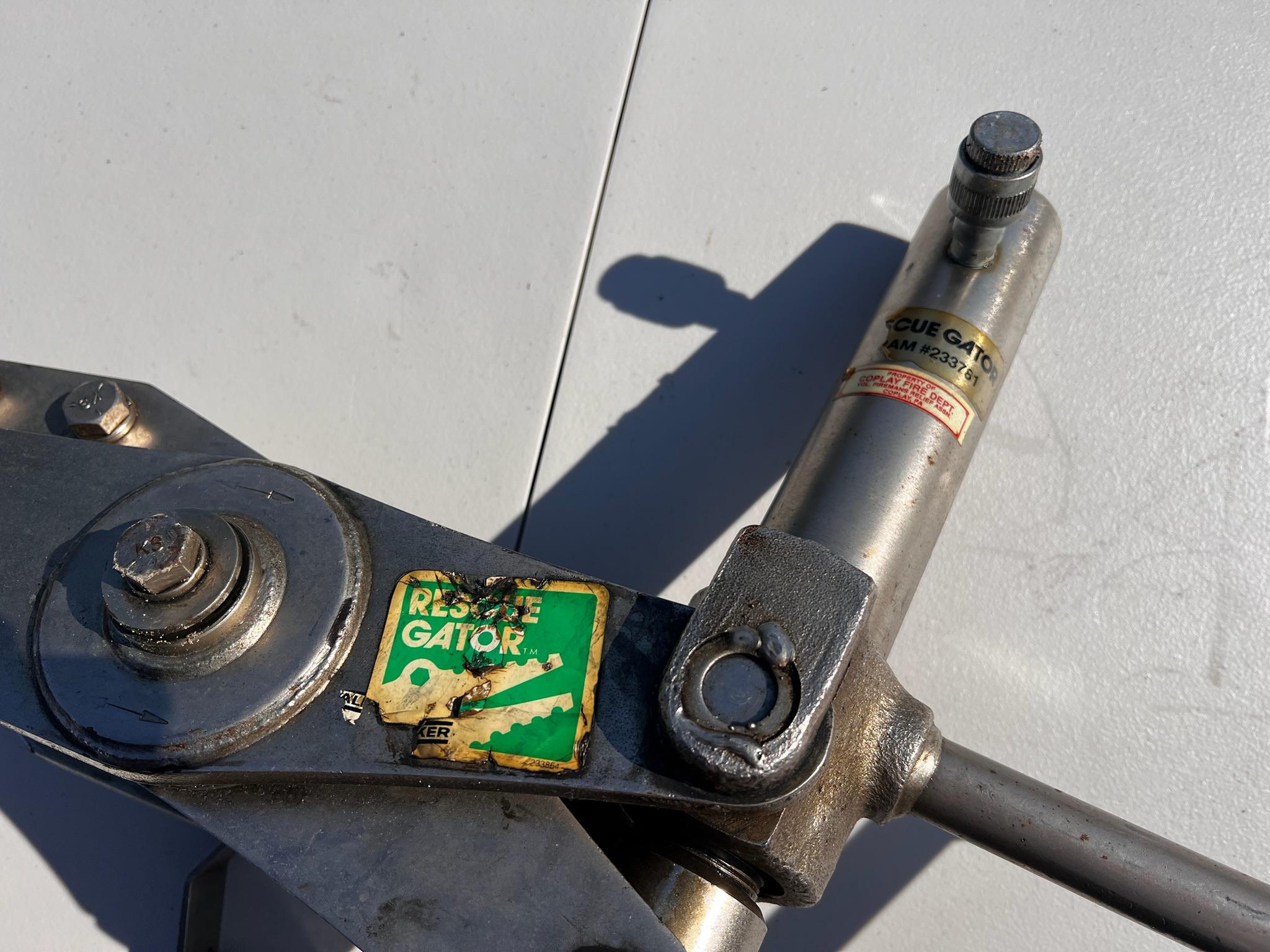 Rescue Gator Spreader Extrication Tool - image 3