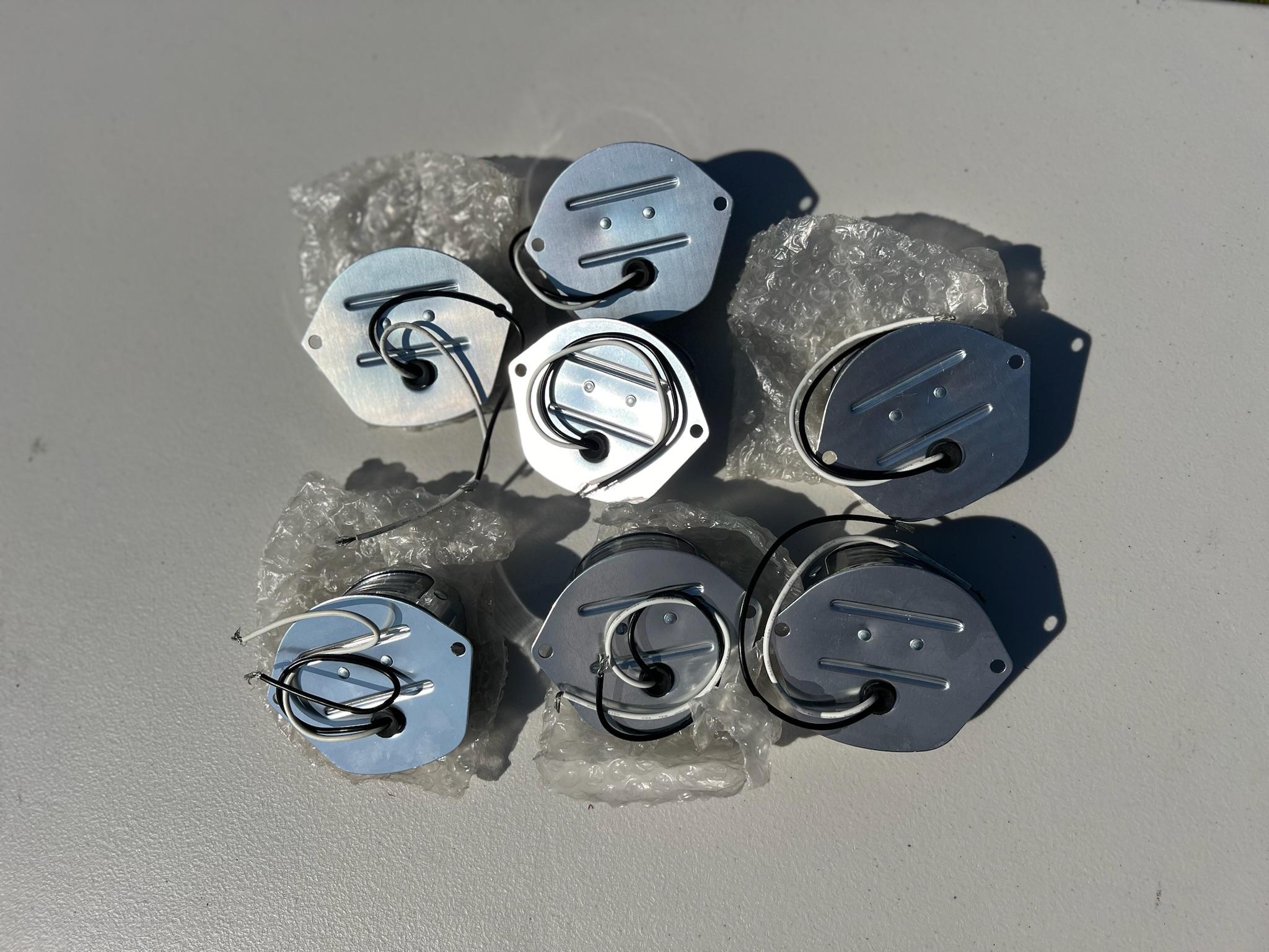 Lot of 7 Arrow Lights - image 5
