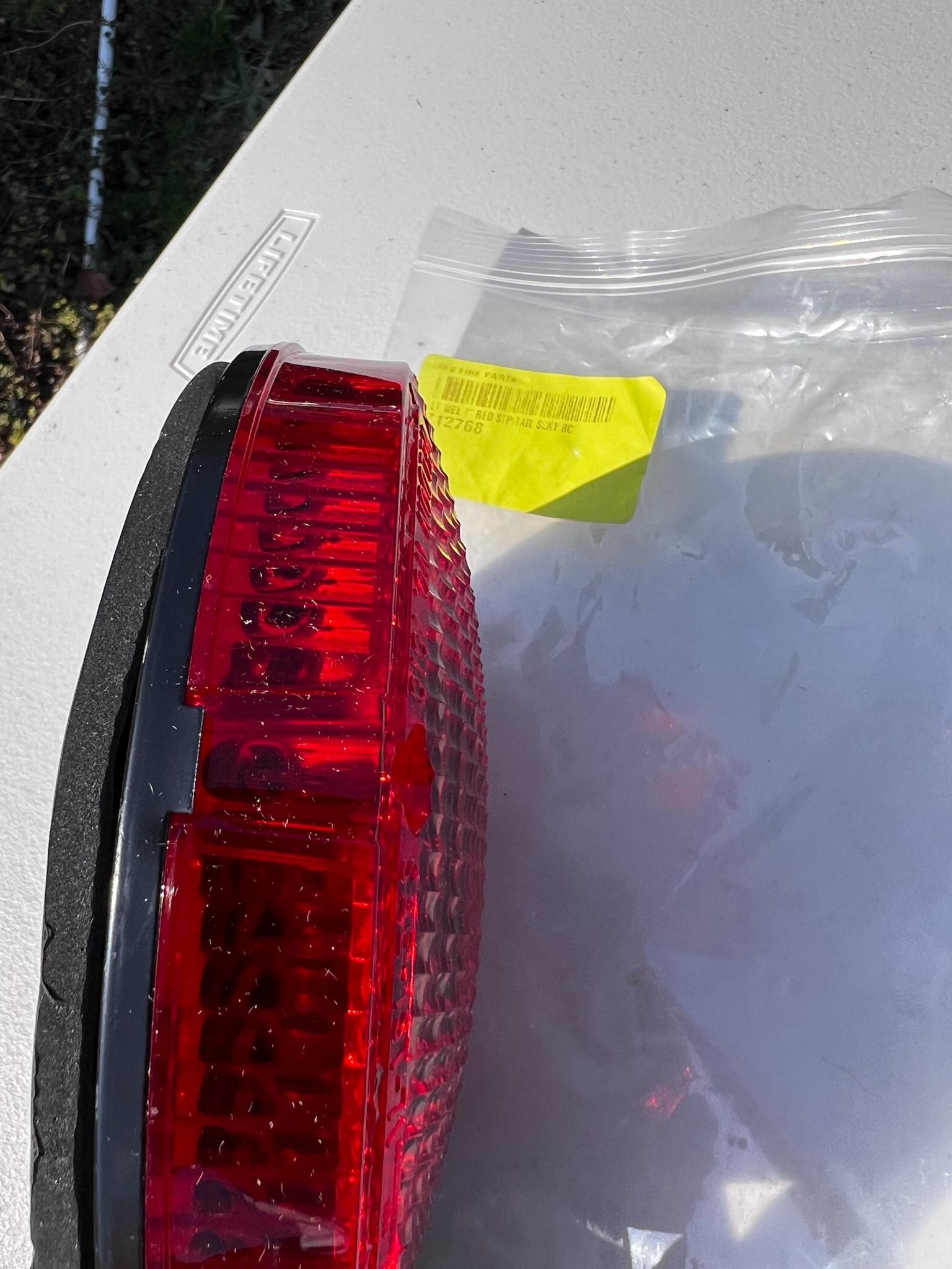 LT Wel 7” Red STP / Tail SCKT Light - image 3