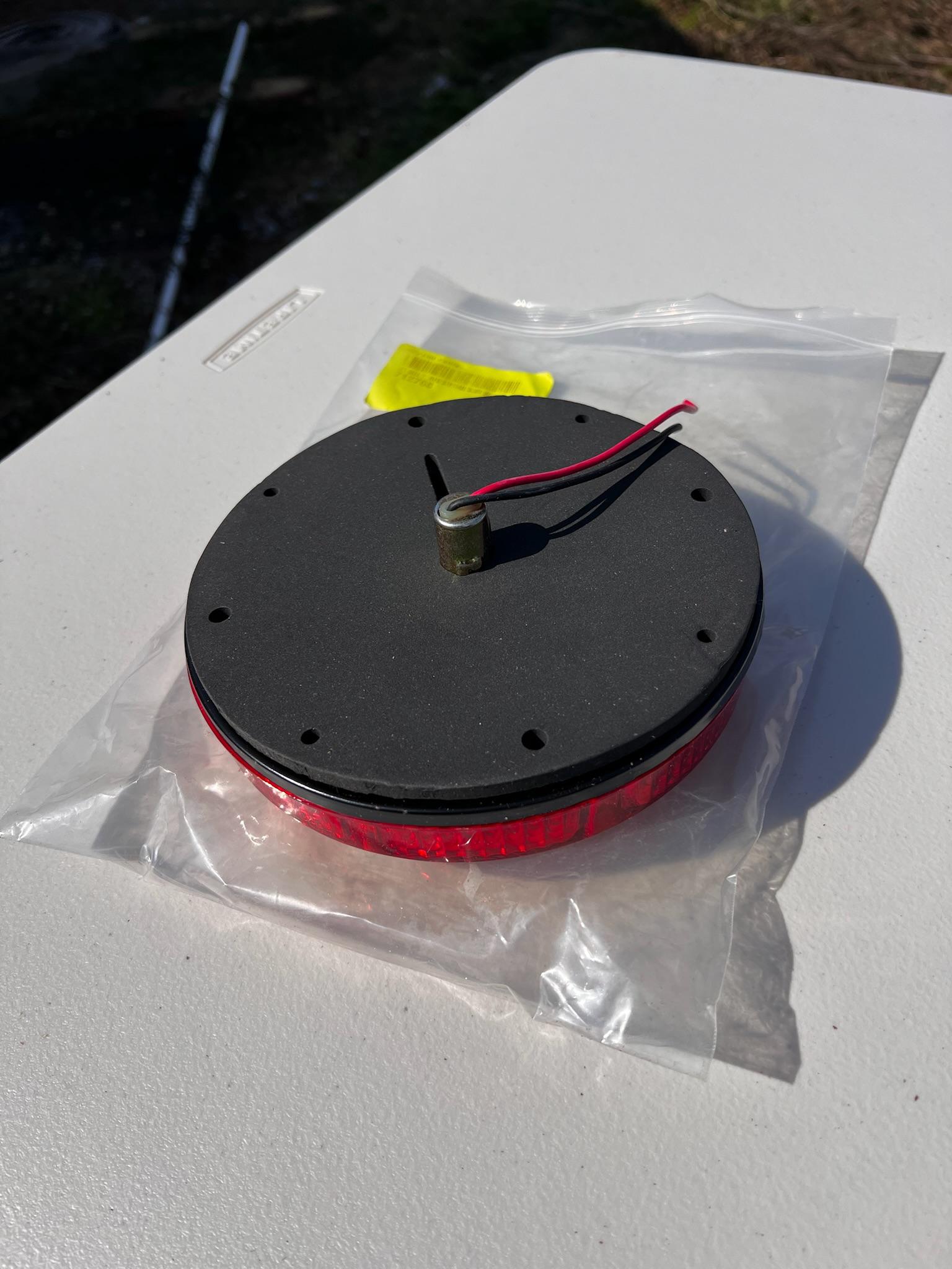 LT Wel 7” Red STP / Tail SCKT Light - image 5