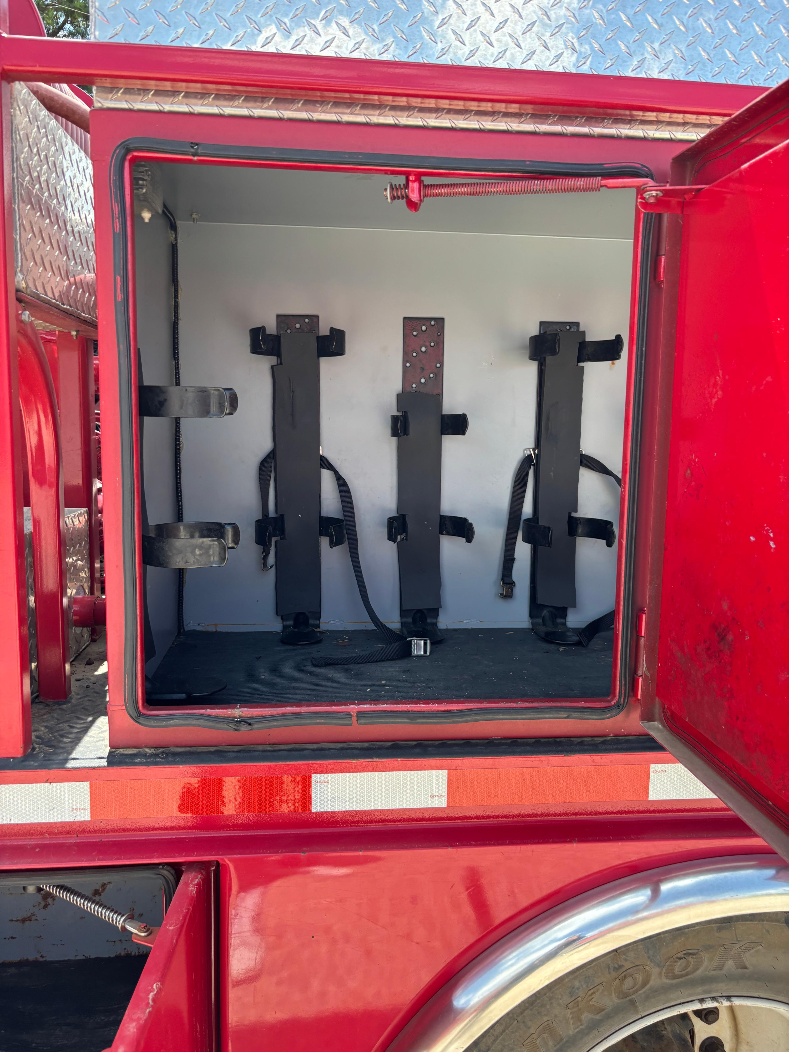 2004 Ford Brush Truck - image 25