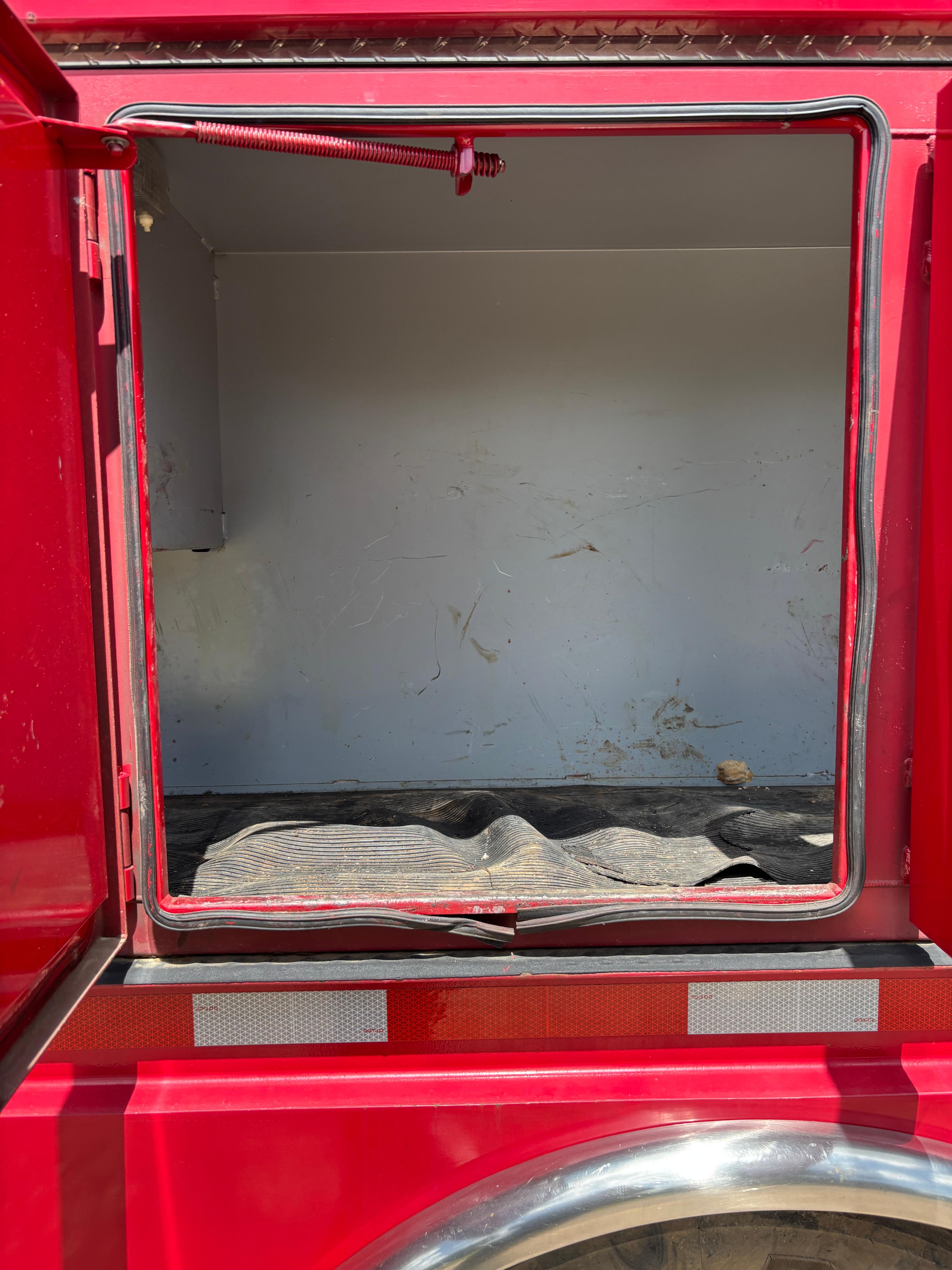 2004 Ford Brush Truck - image 18