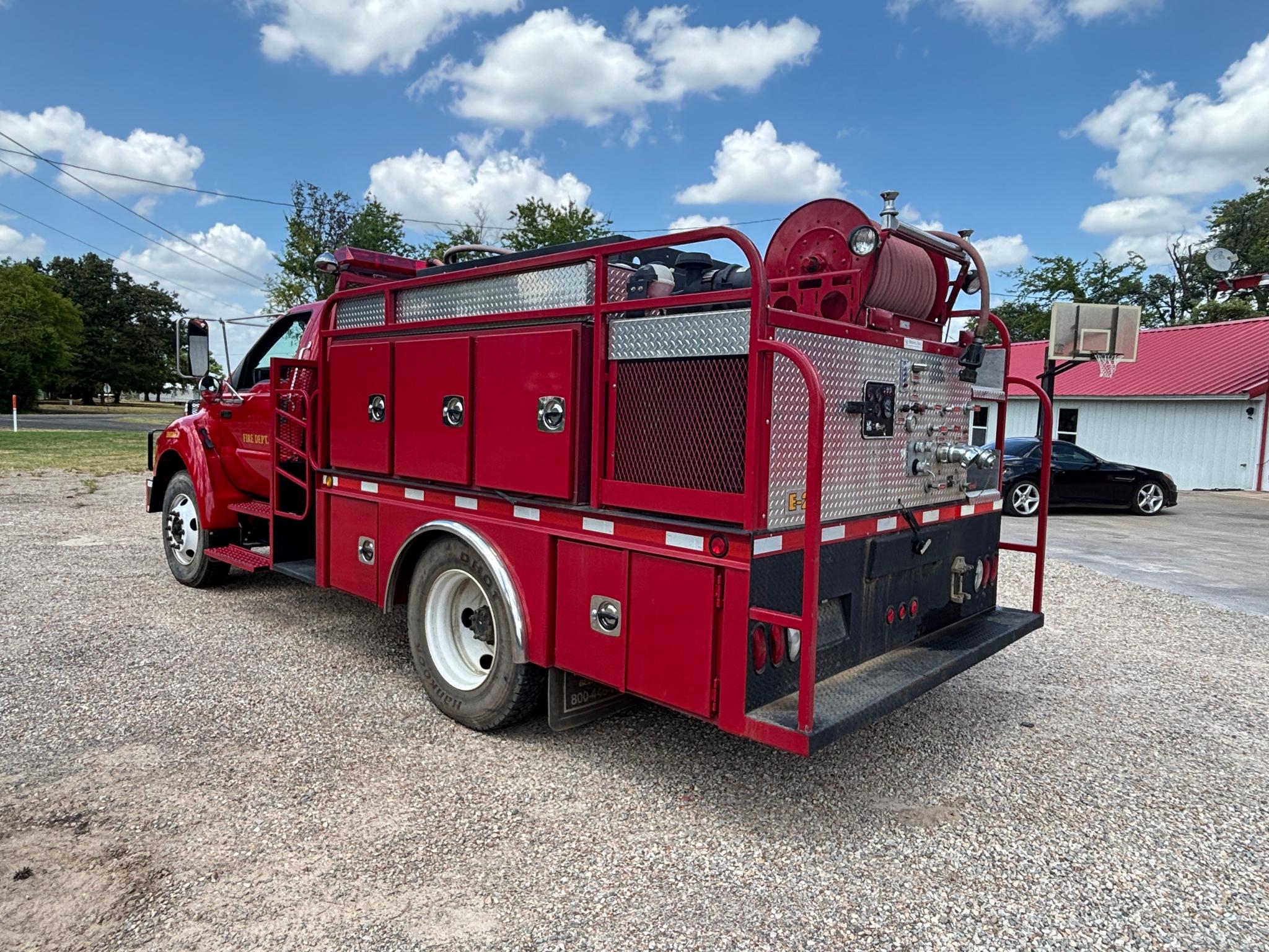 2004 Ford Brush Truck - image 3