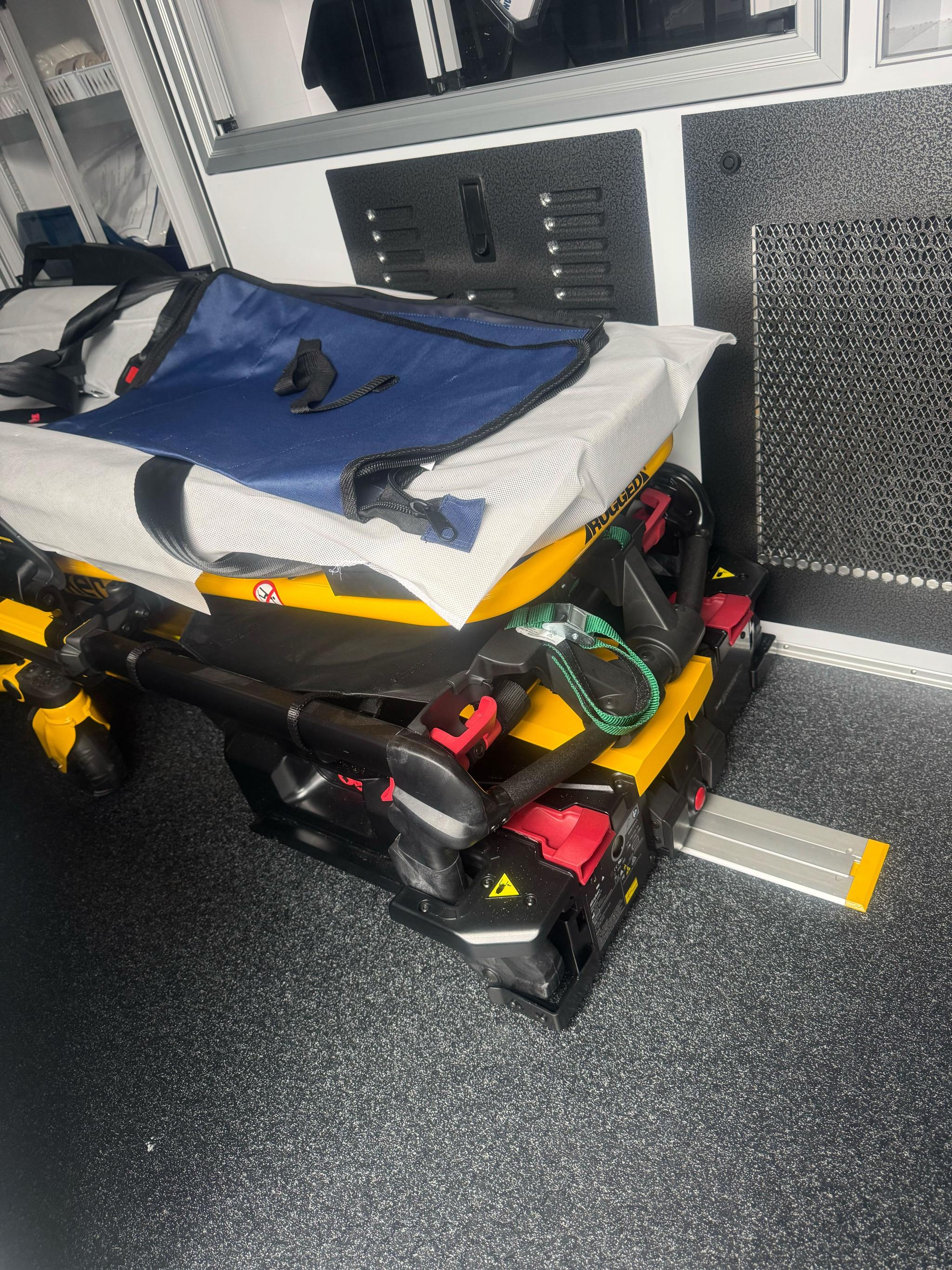 2023 AEV Ford Transit Type 2 Ambulance (includes Stryker Powerload) (786 miles) Ambulance - image 5