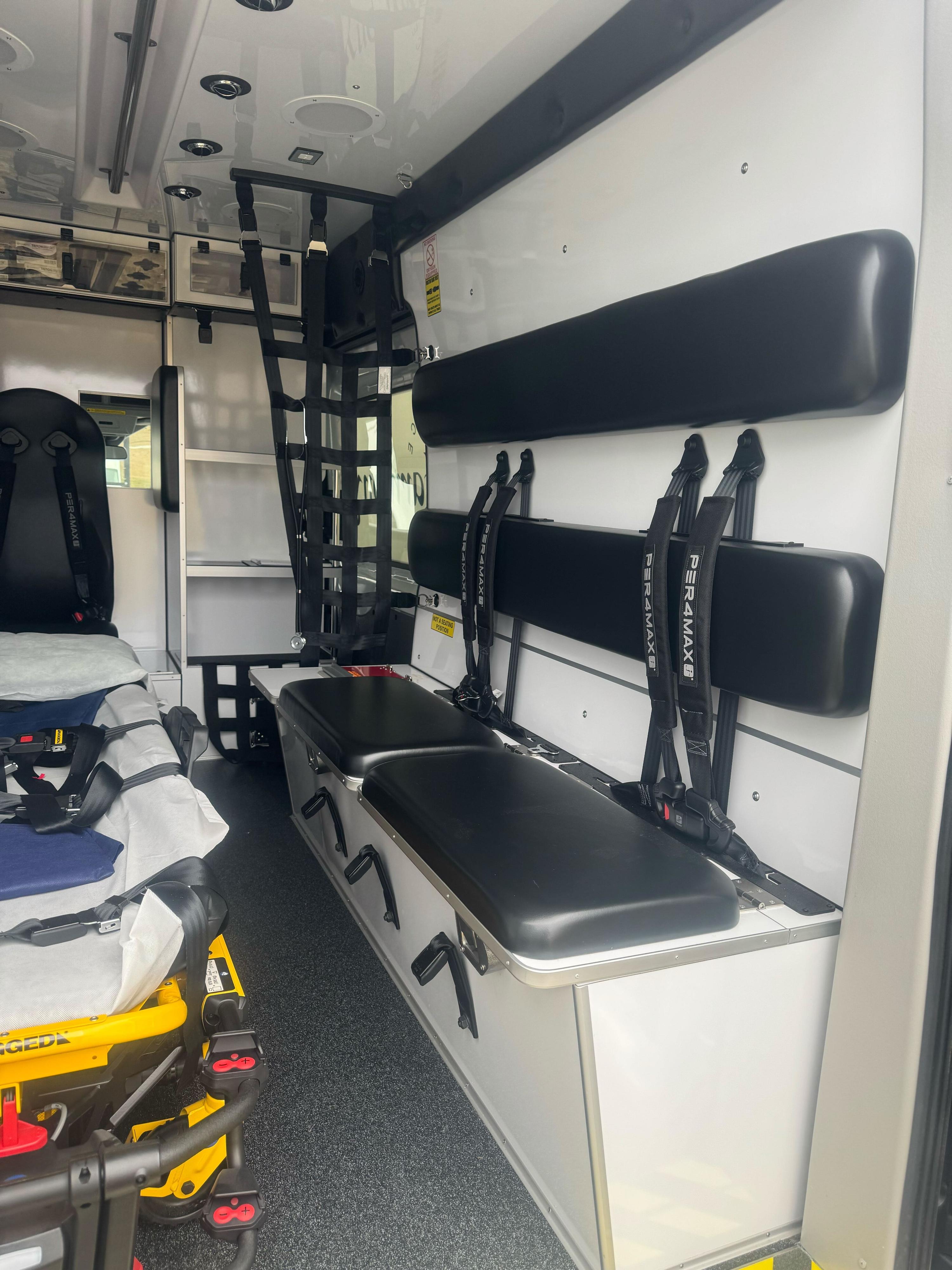 2023 AEV Ford Transit Type 2 Ambulance (includes Stryker Powerload) (786 miles) Ambulance - image 19