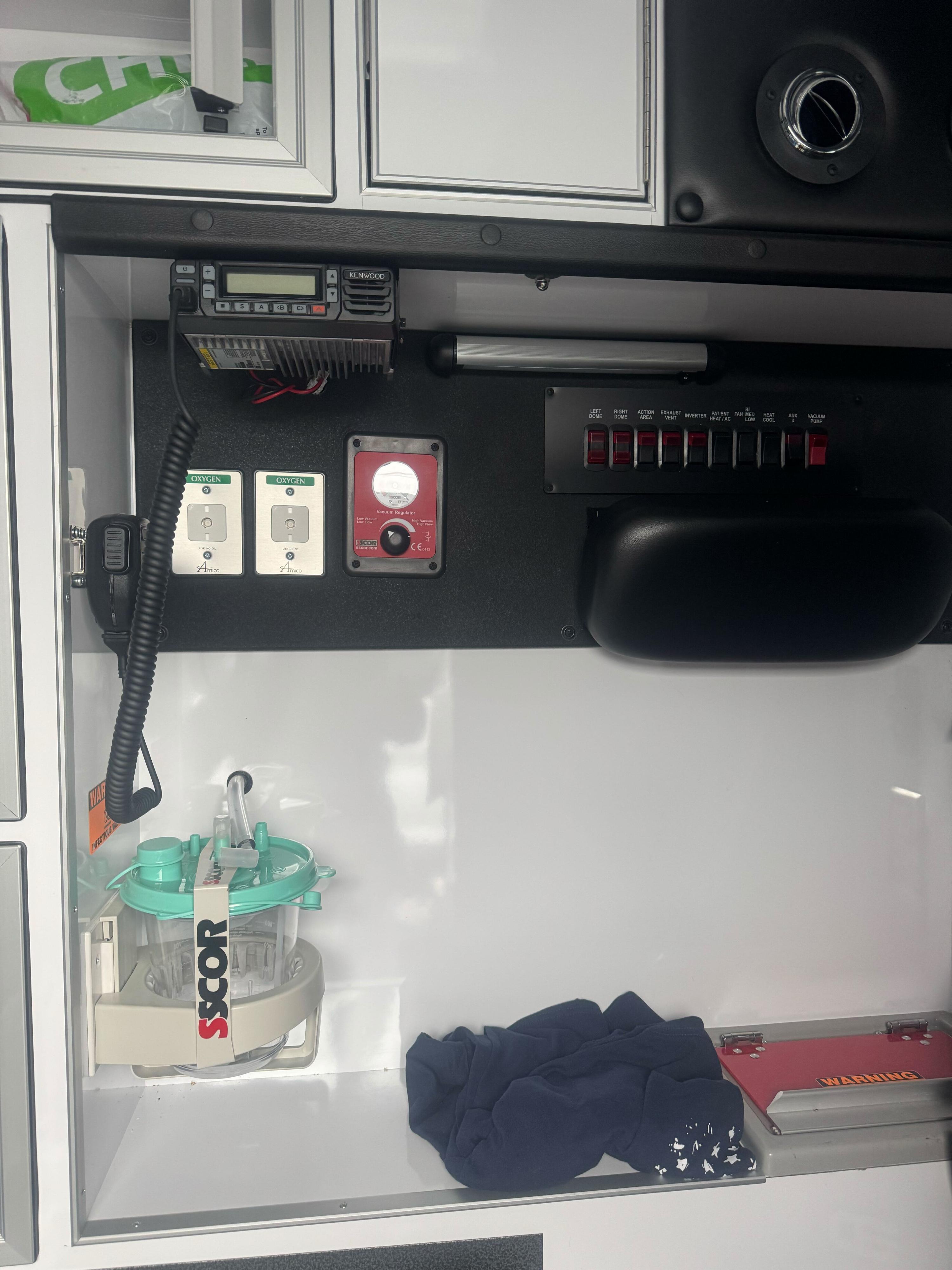 2023 AEV Ford Transit Type 2 Ambulance (includes Stryker Powerload) (1044 miles) Ambulance - image 21