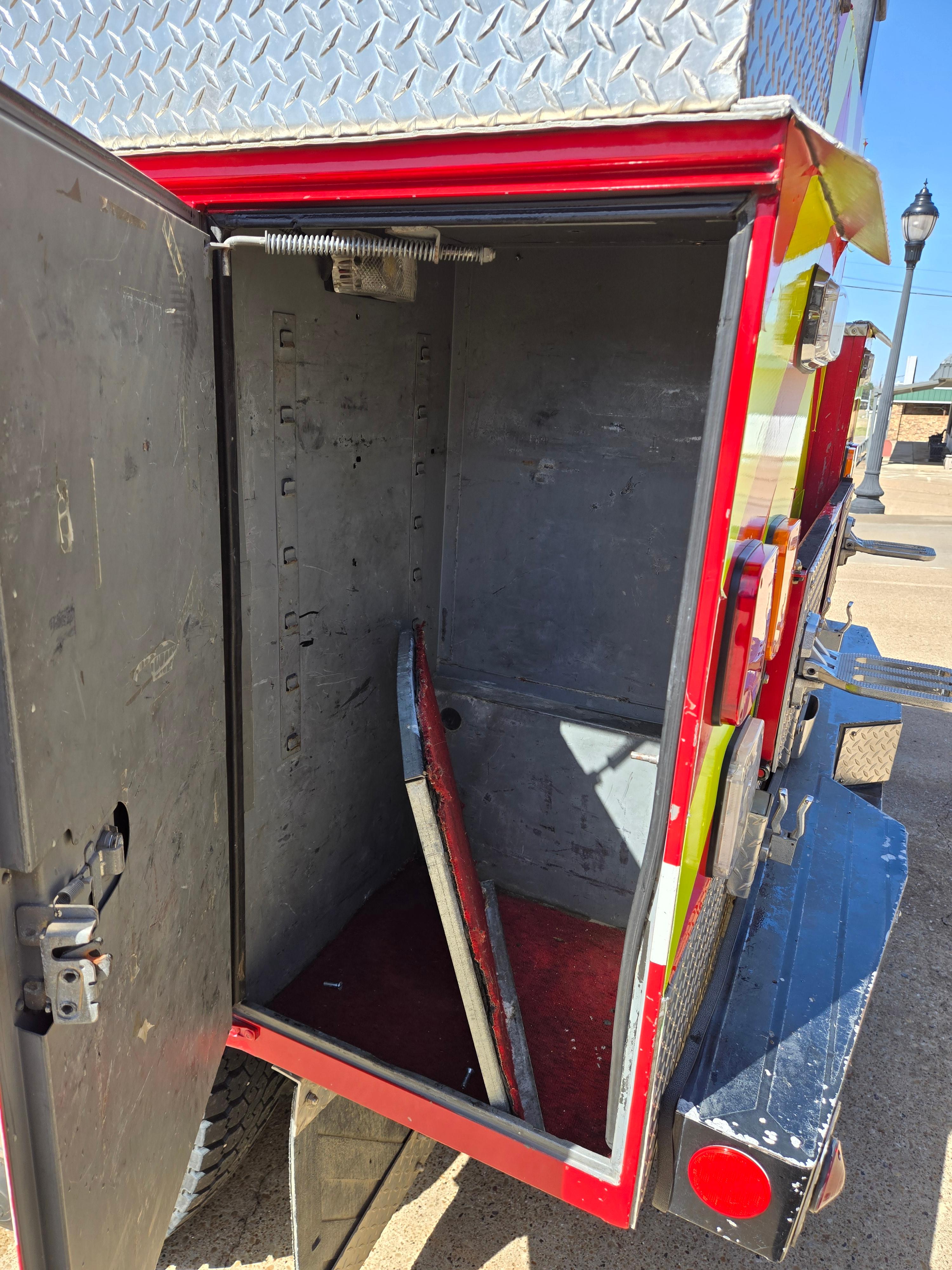 1998 Ford F-800 Booster - image 11