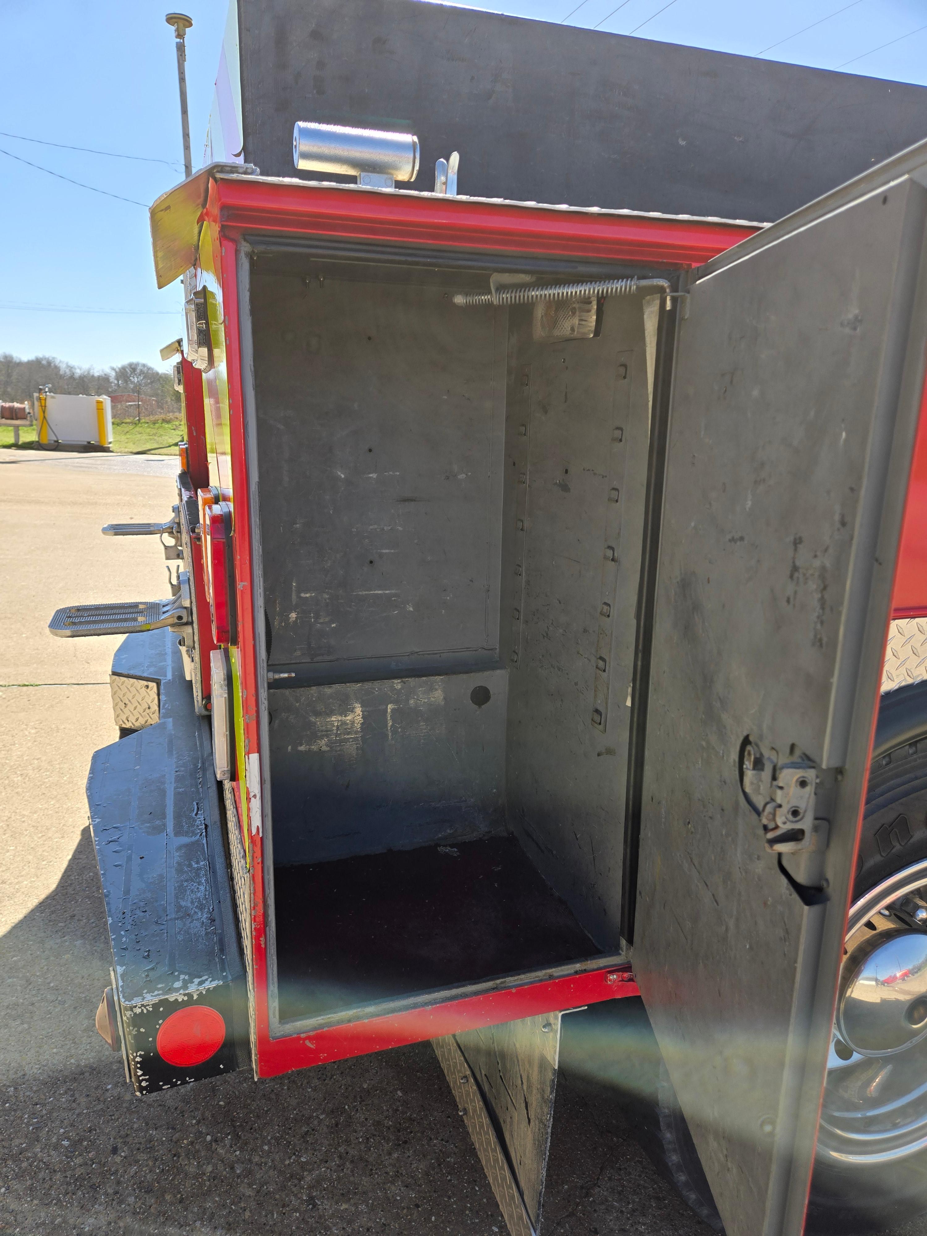 1998 Ford F-800 Booster - image 12