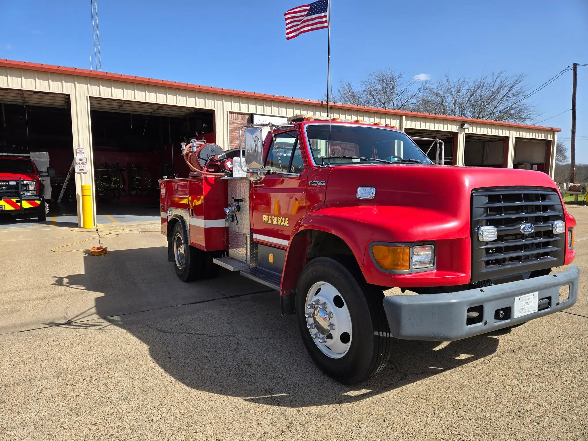 1998 Ford F-800 Booster - image 4