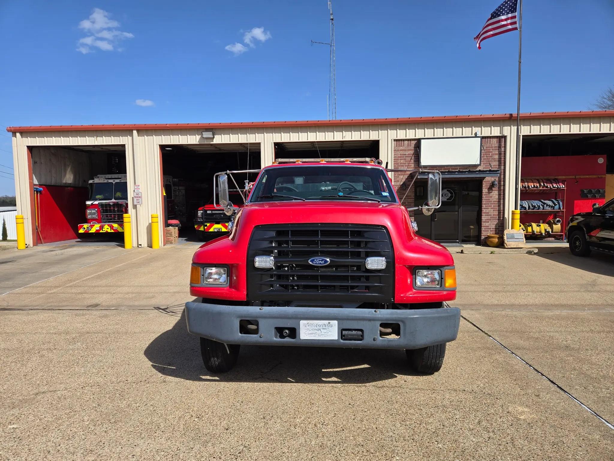 1998 Ford F-800 Booster - image 3