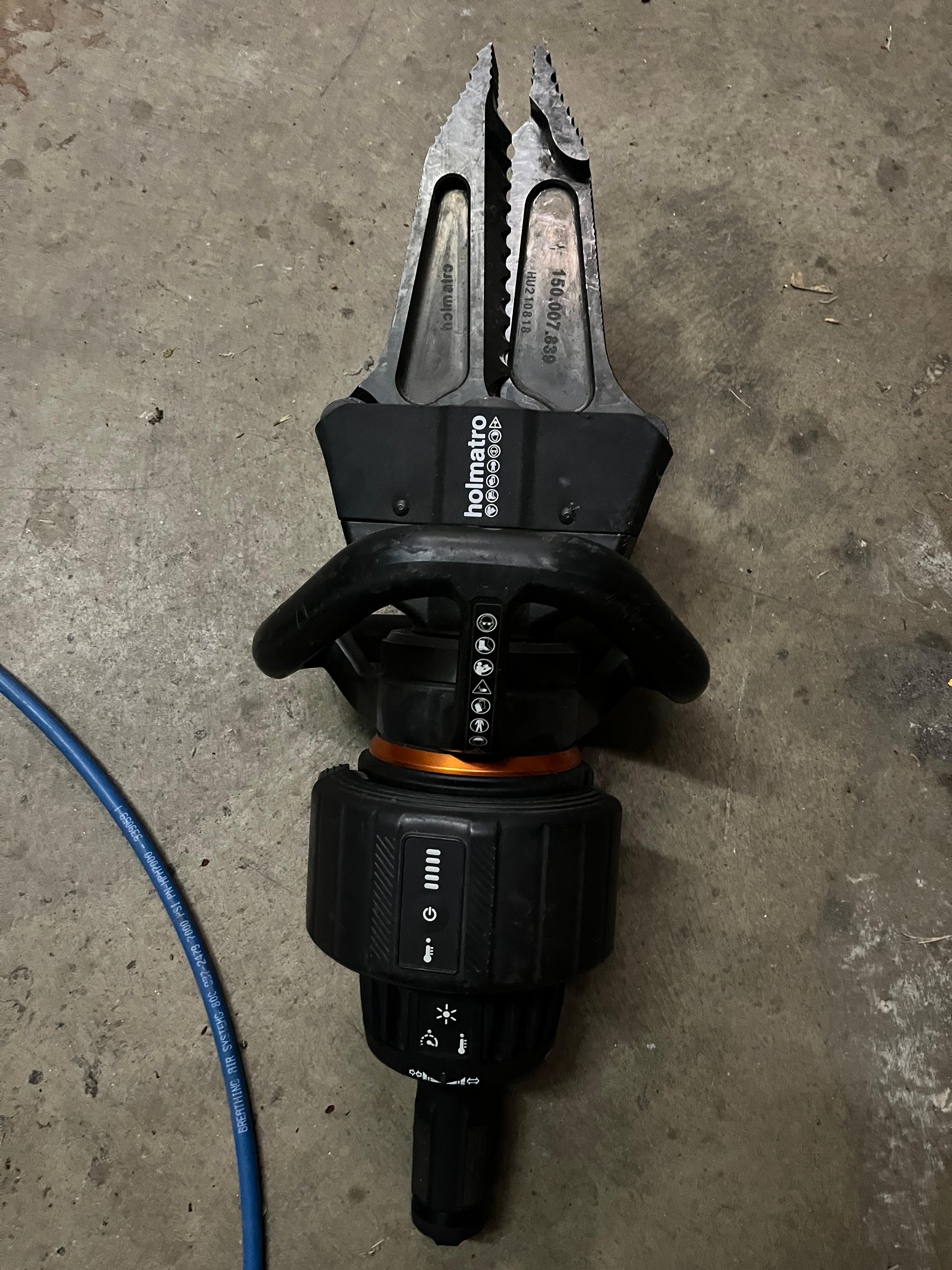 Holmatro Pentheon Mini Combi-Tool - image 1