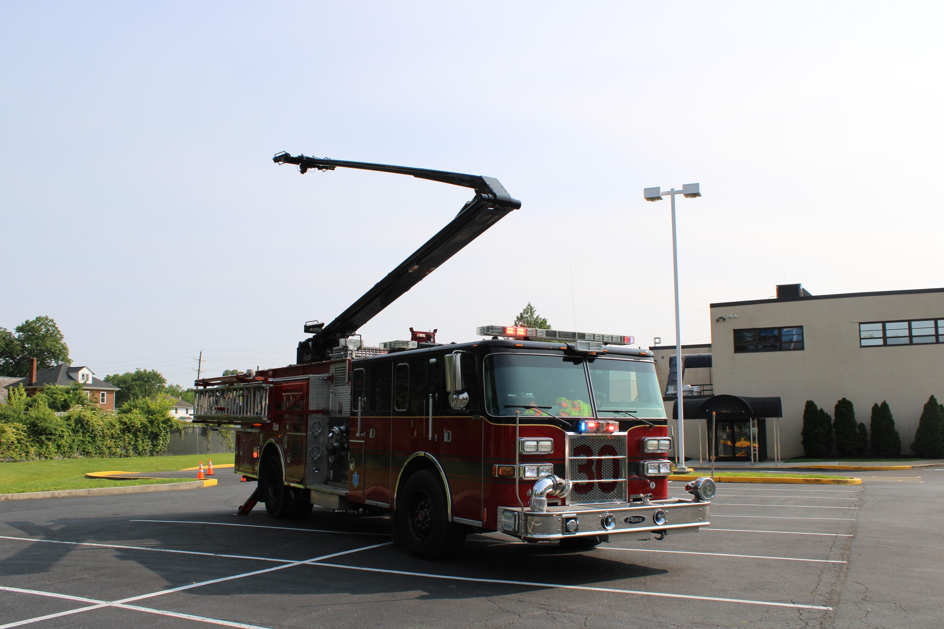 1993 Pierce Lance 54' Telesquirt - image 10