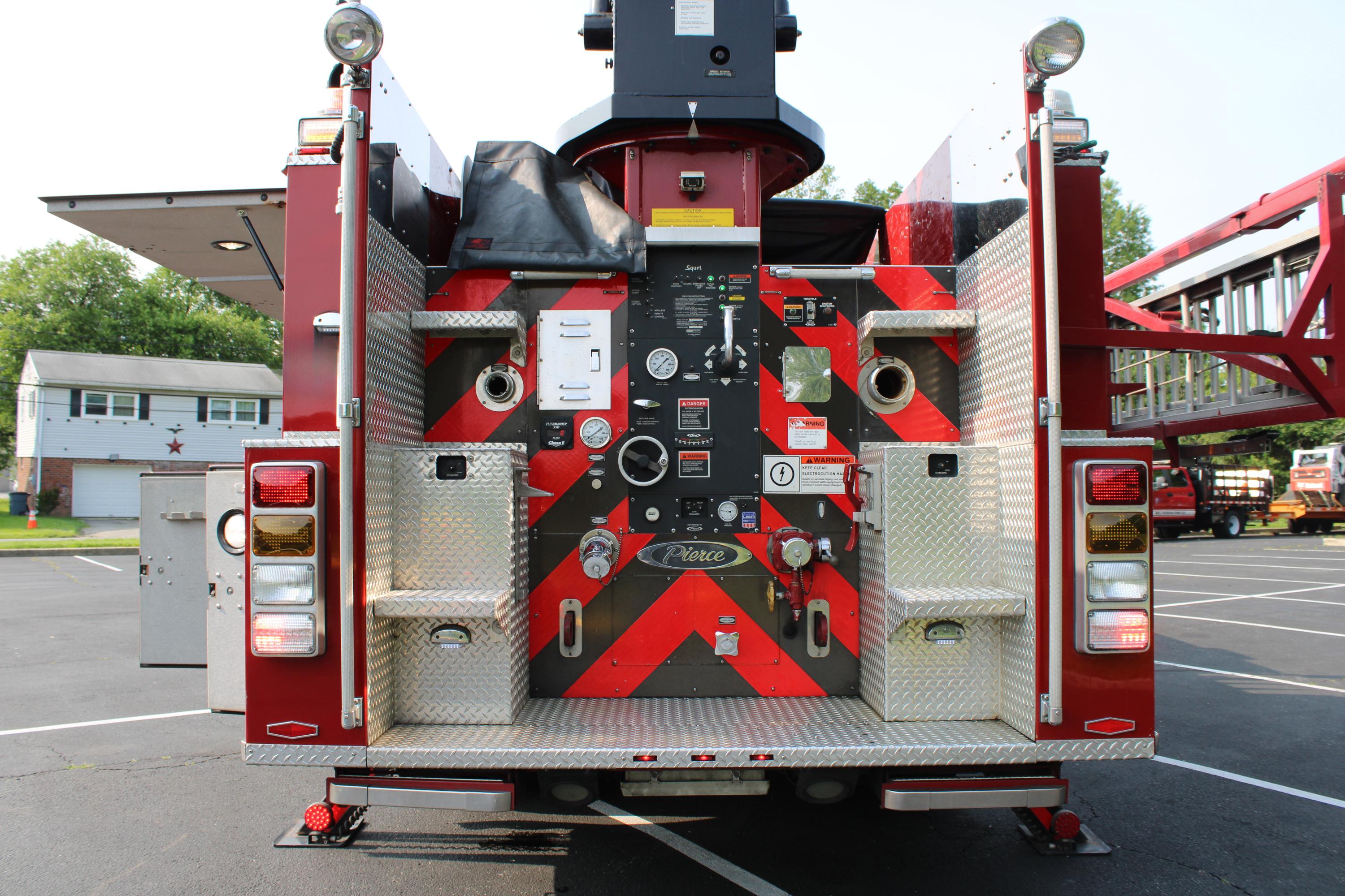 1993 Pierce Lance 54' Telesquirt - image 15