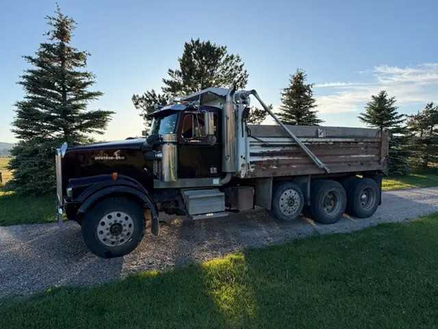1998 Western Star 4900 Dump Truck